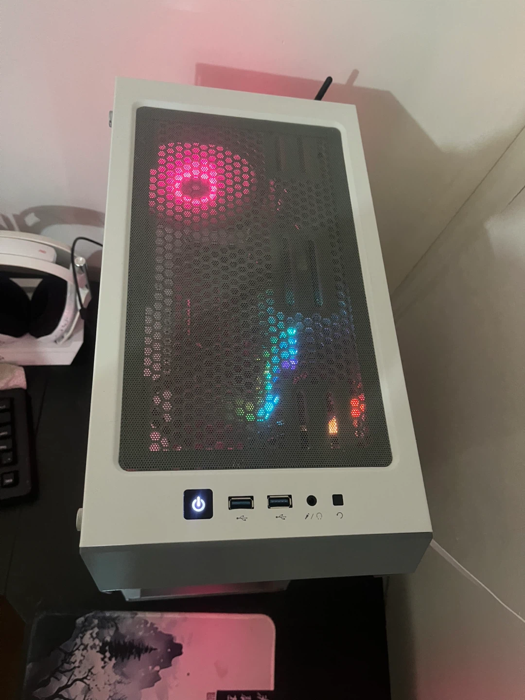 Custom White Gaming PC - photo 3