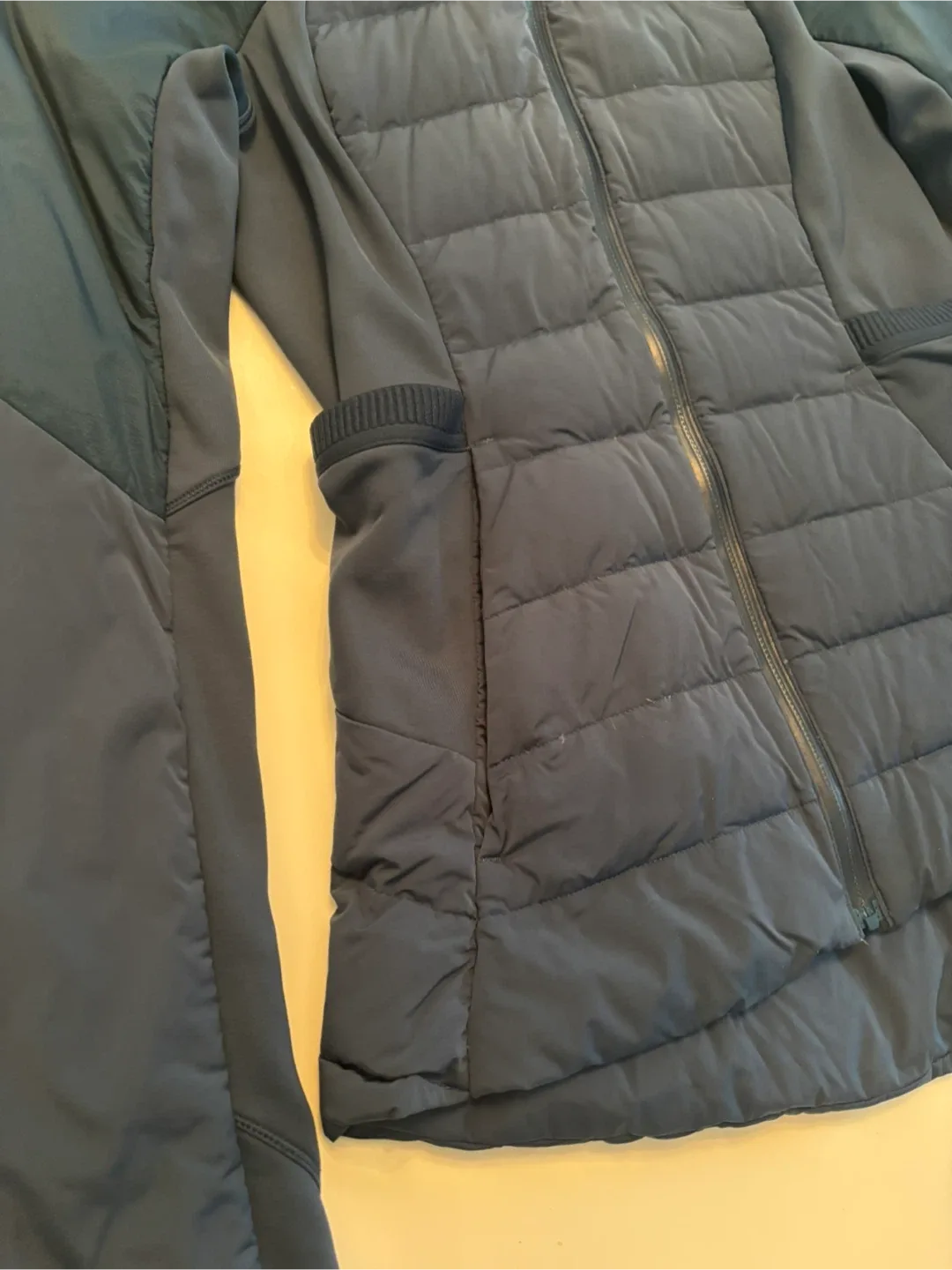 Lululemon Down For It All Jacket - Size 4 image indicator(3)