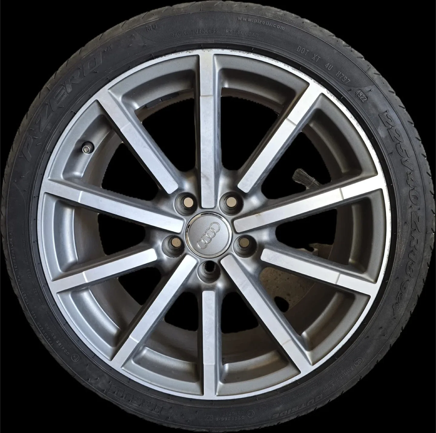 Audi Wheel with Pirelli P Zero Tire 225/40 ZR18 image indicator(8)