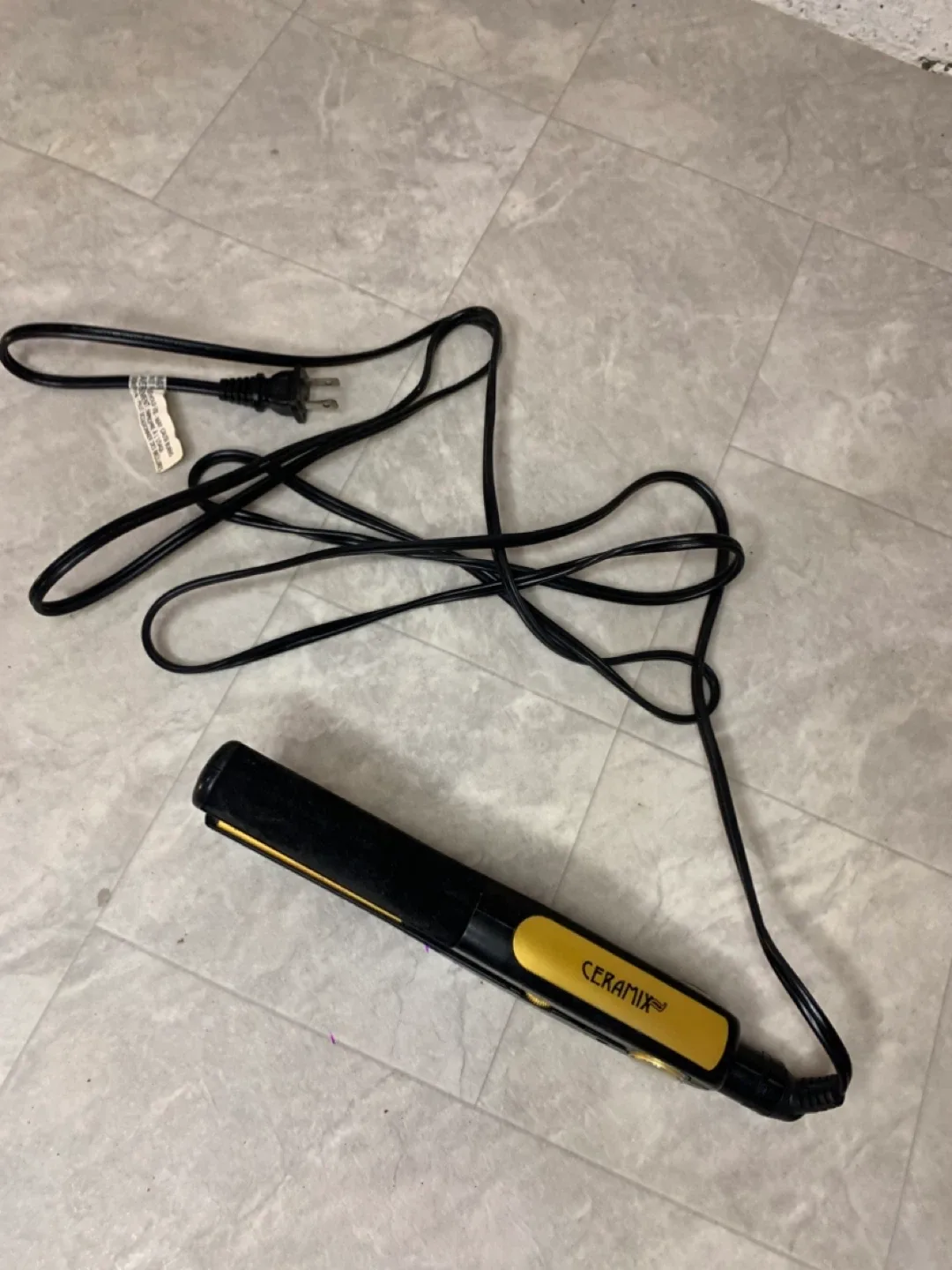 Ceramix Hair Straightener - womens hair care image indicator(8)