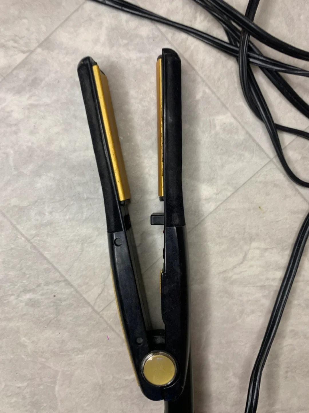 Ceramix Hair Straightener - womens hair care image indicator(7)