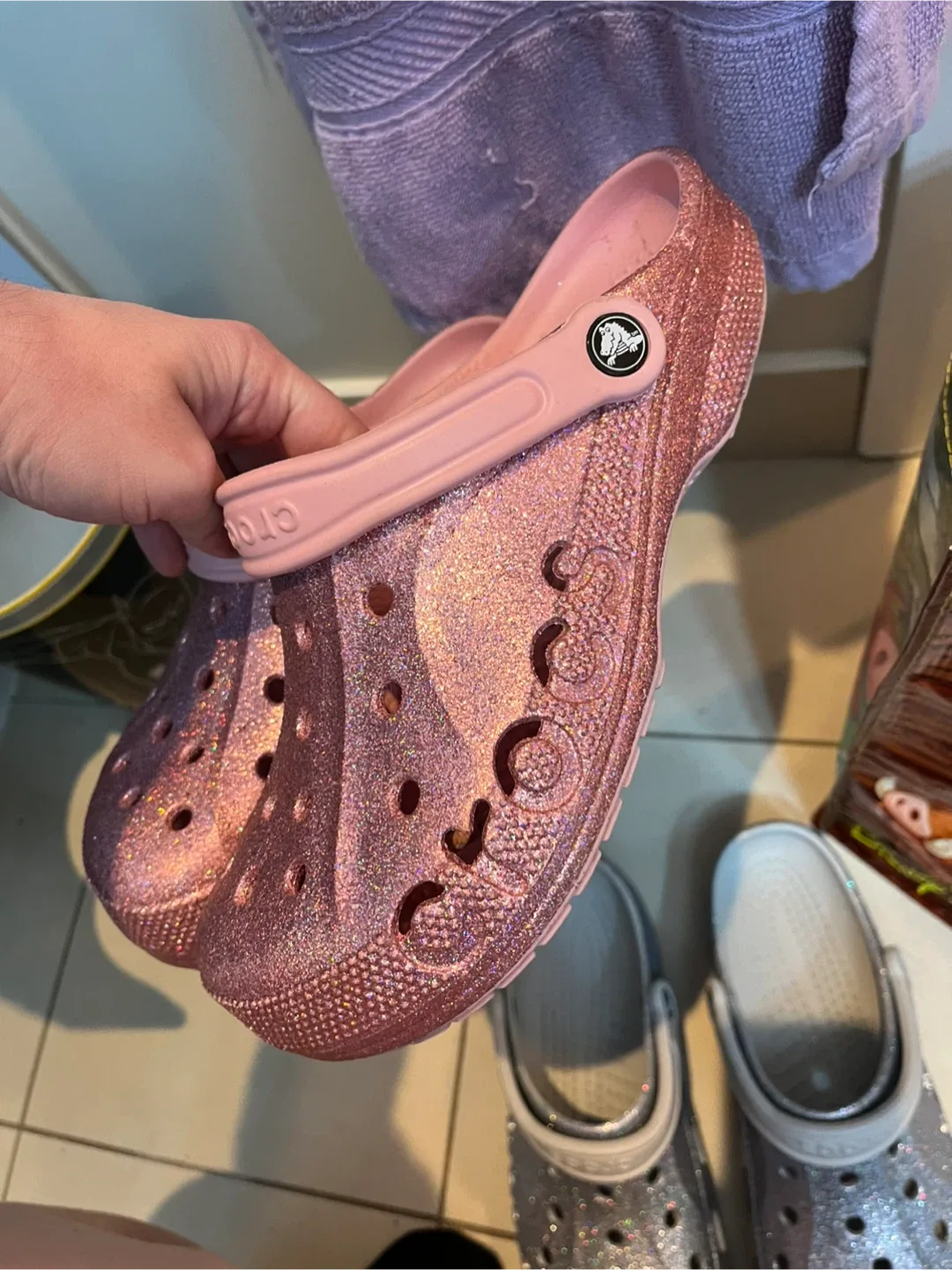 Crocs Classic Glitter Clogs - Size 8, Pink thumbnail