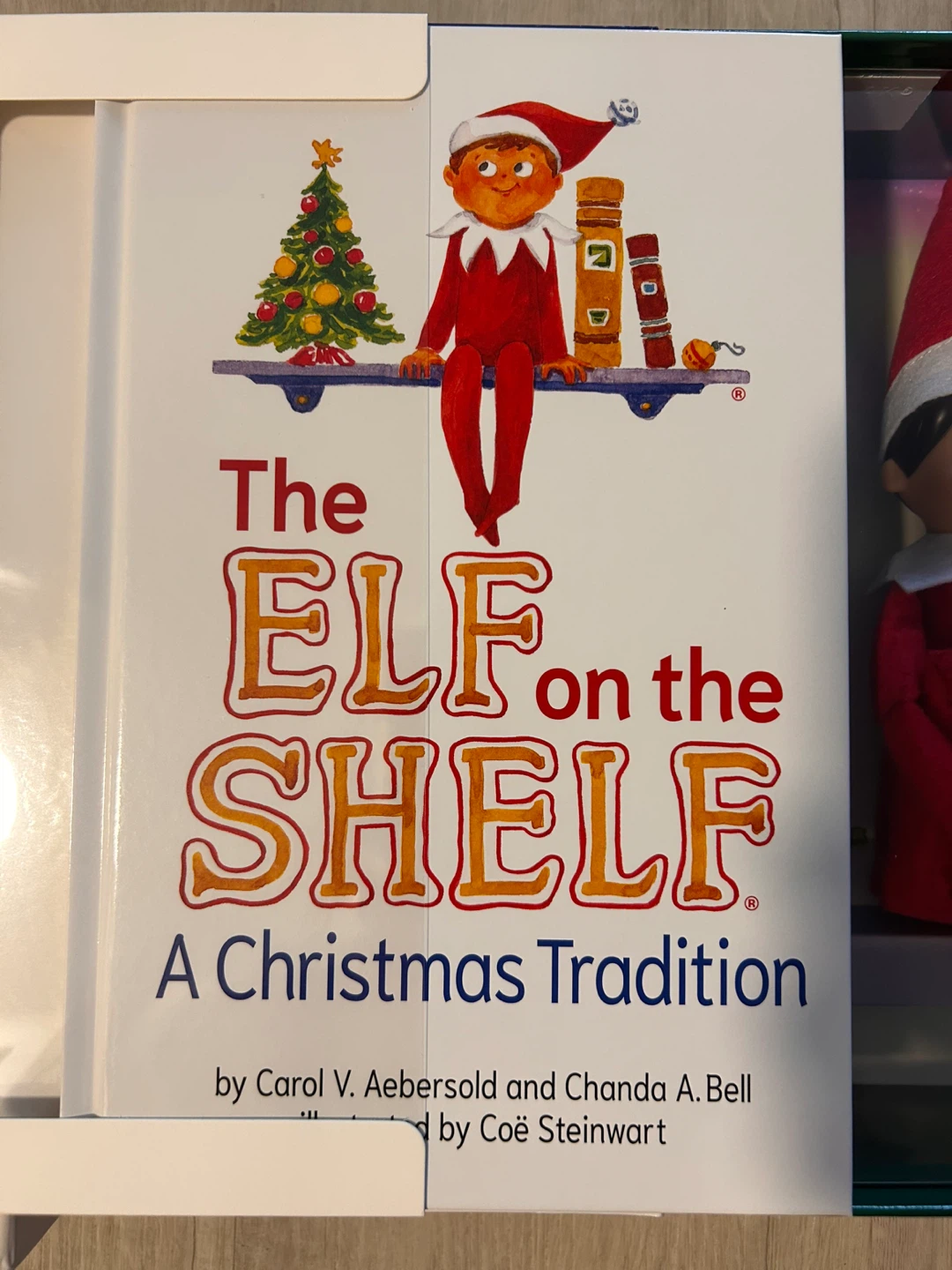 NEW The Elf on the Shelf Box Set – Boy Light with English Book - photo 5