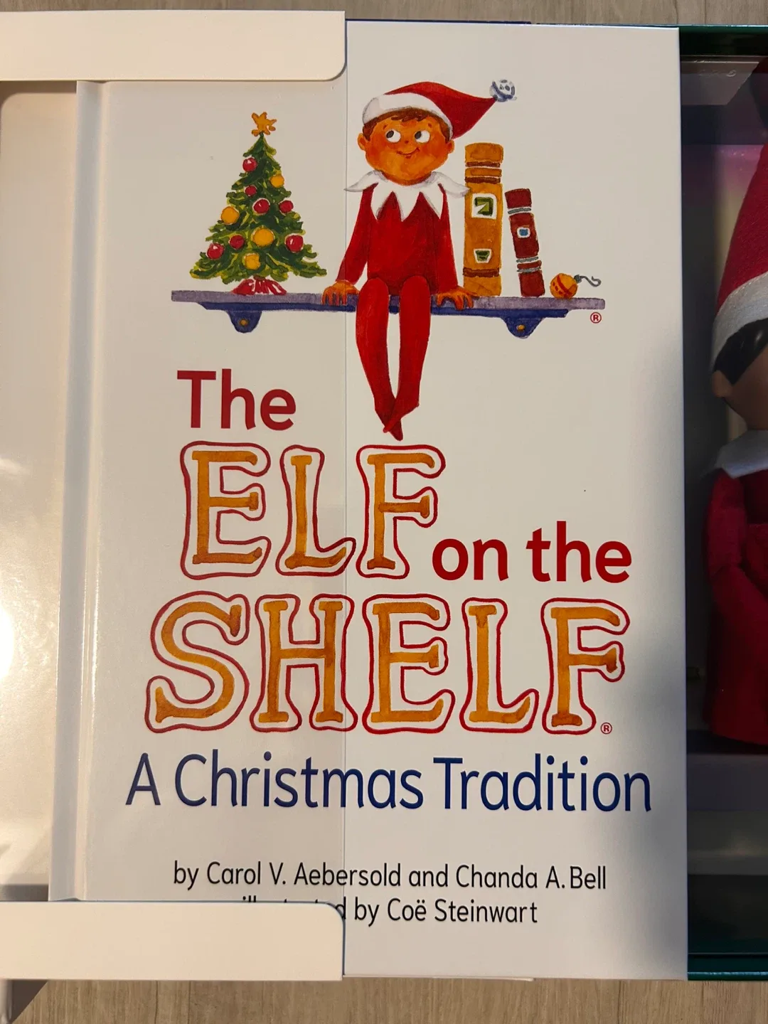 NEW The Elf on the Shelf Box Set – Boy Light with English Book image indicator(5)