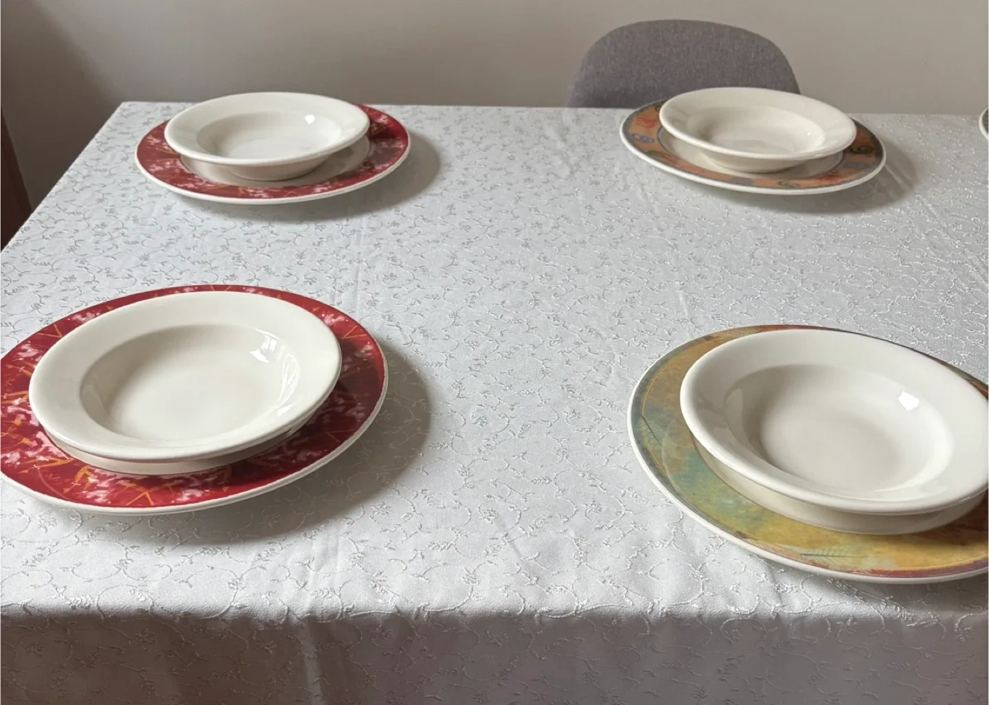 8 person Serve Dinnerware Set. Set of Soup Bowls and Plates image indicator(4)