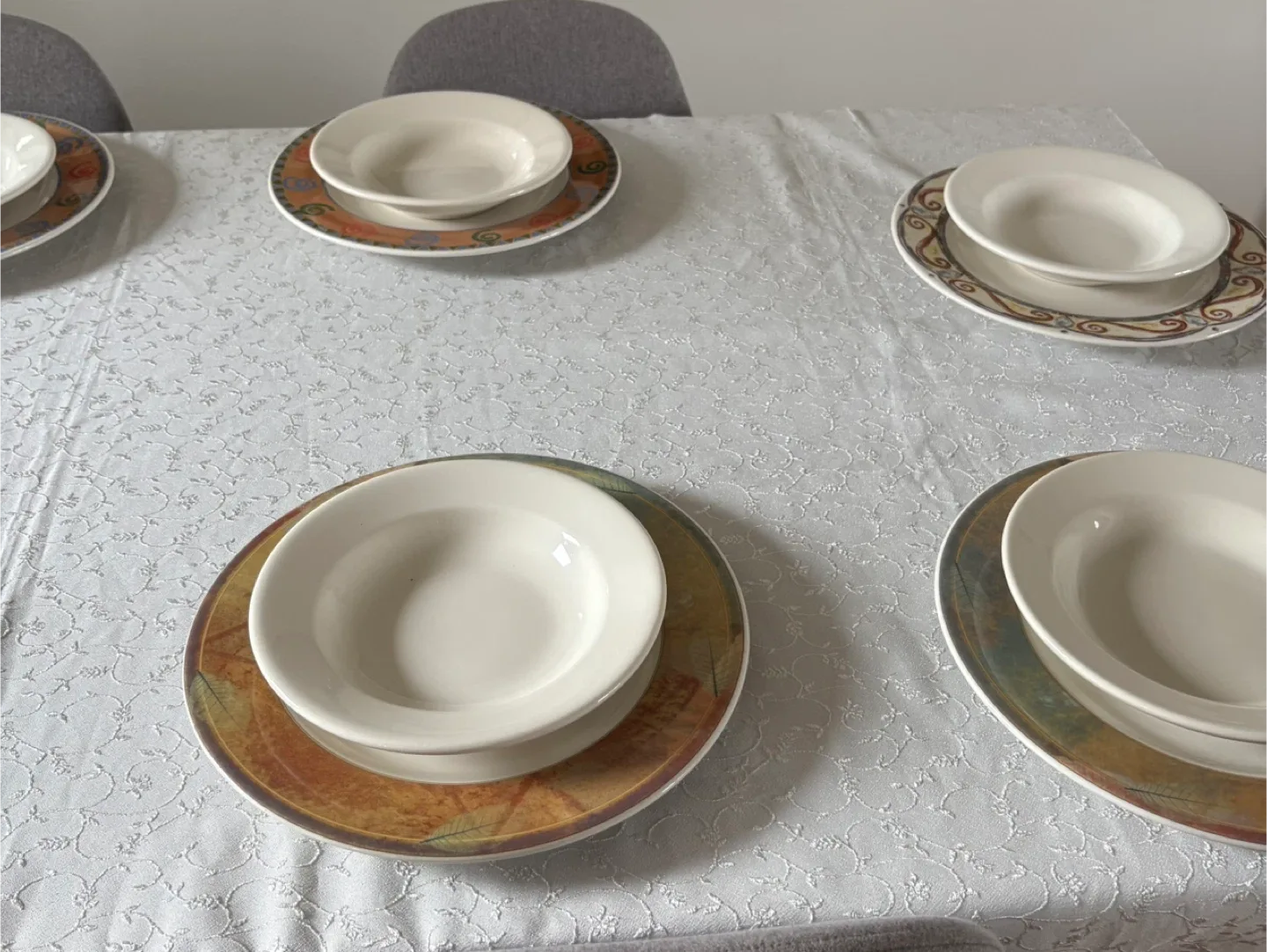 8 person Serve Dinnerware Set. Set of Soup Bowls and Plates image indicator(5)