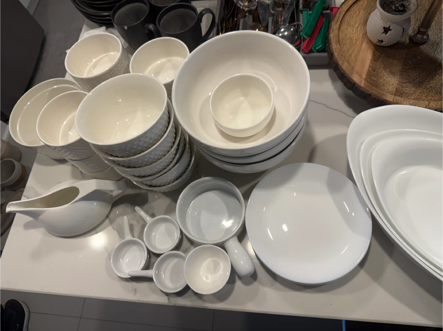 White Ceramic Dinnerware Set - photo 2