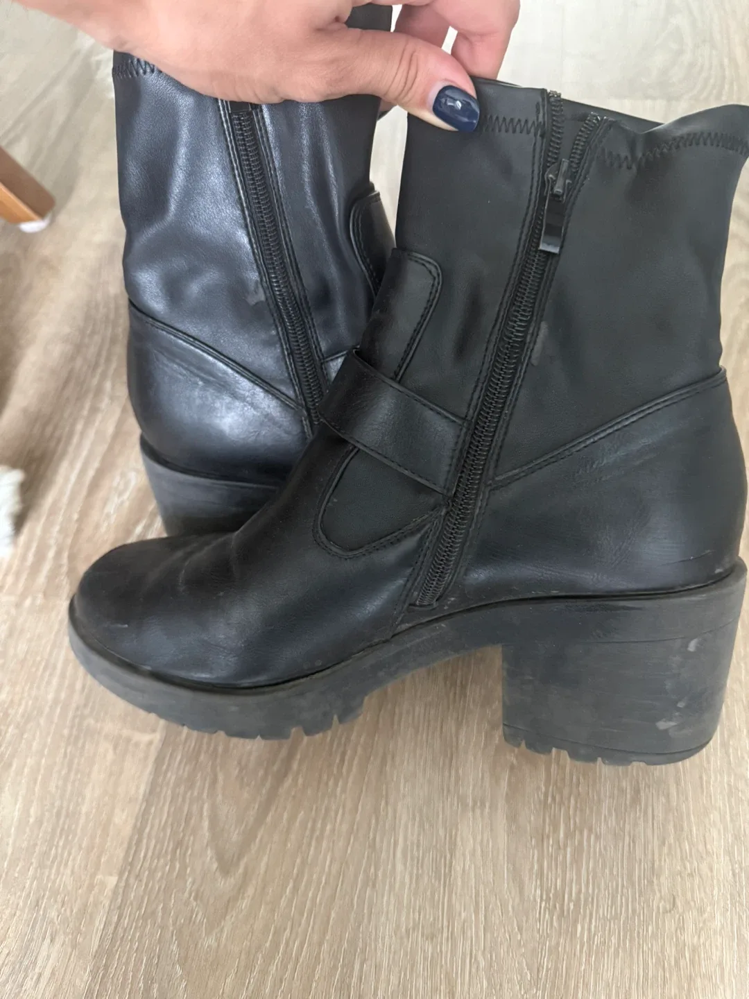 Versace Couture Black Leather Boots Size 10 image indicator(2)