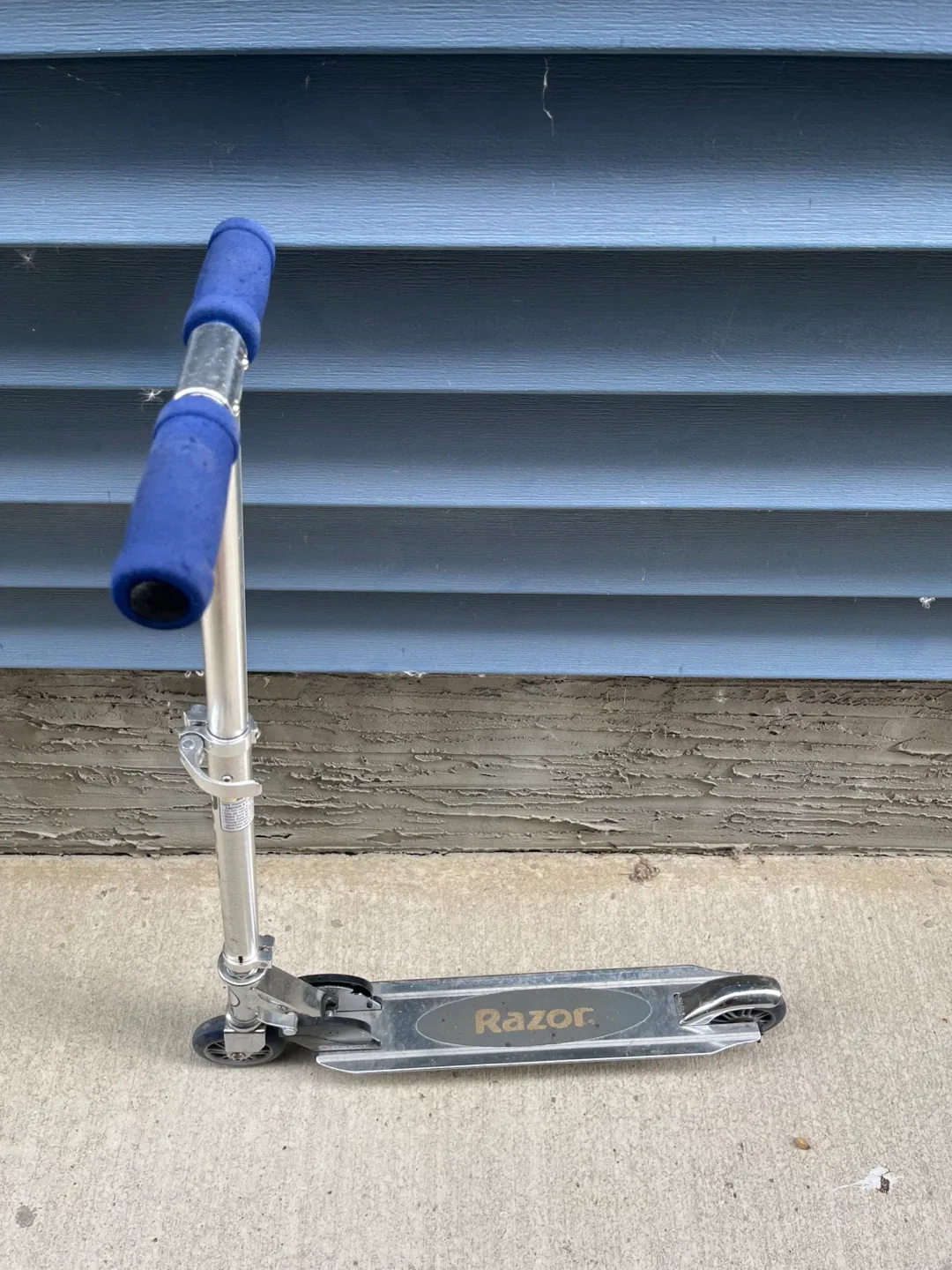Razor Scooter - Blue Handle Grips
