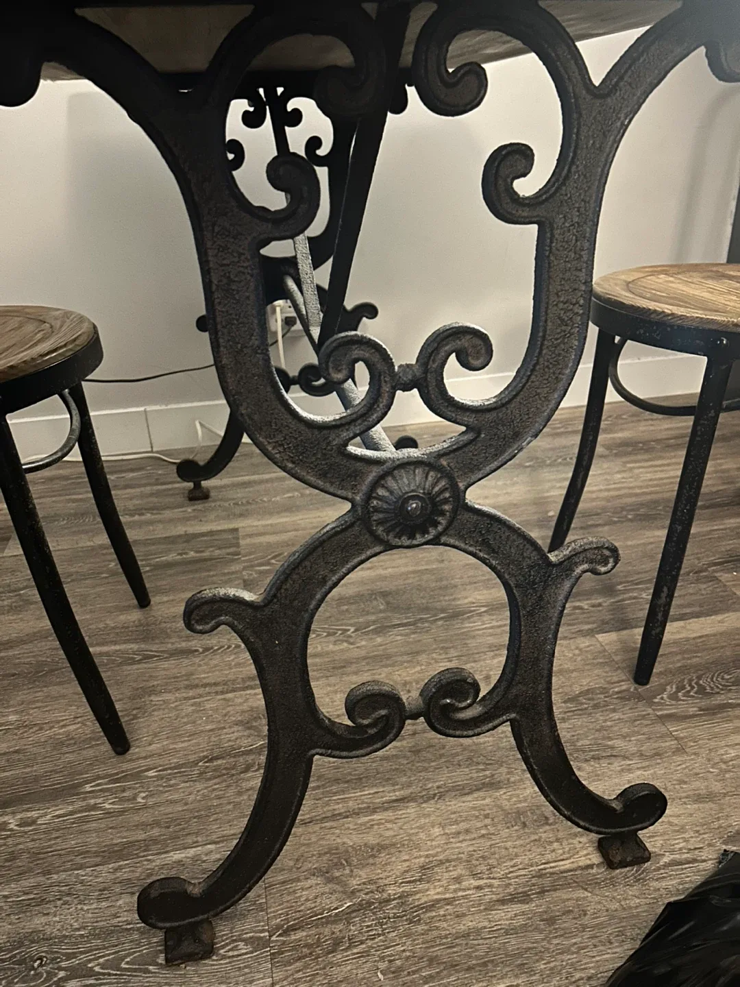 Rustic Wood Dining Table with Chairs image indicator(4)