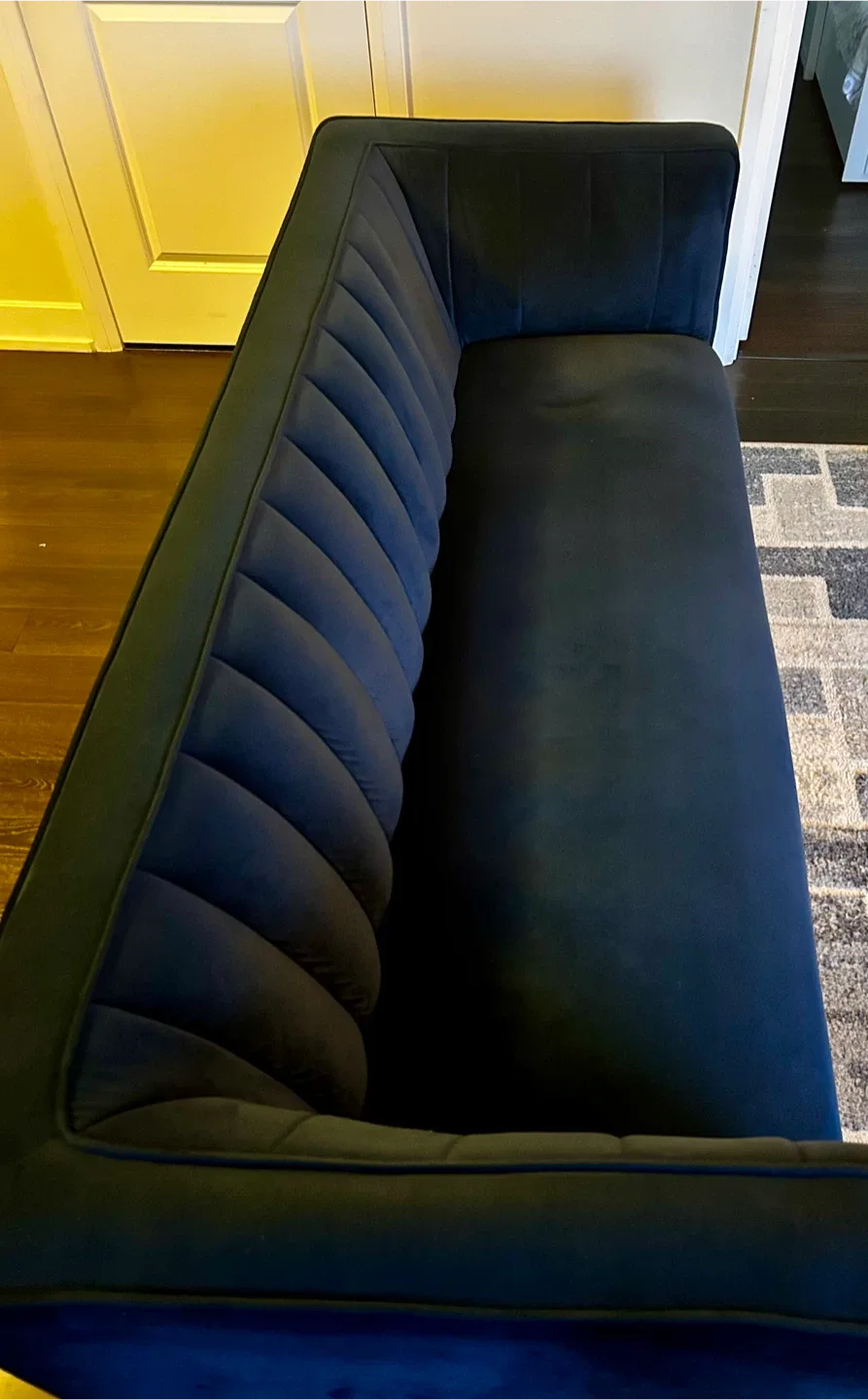 Navy Blue Velvet Sofa image indicator(2)