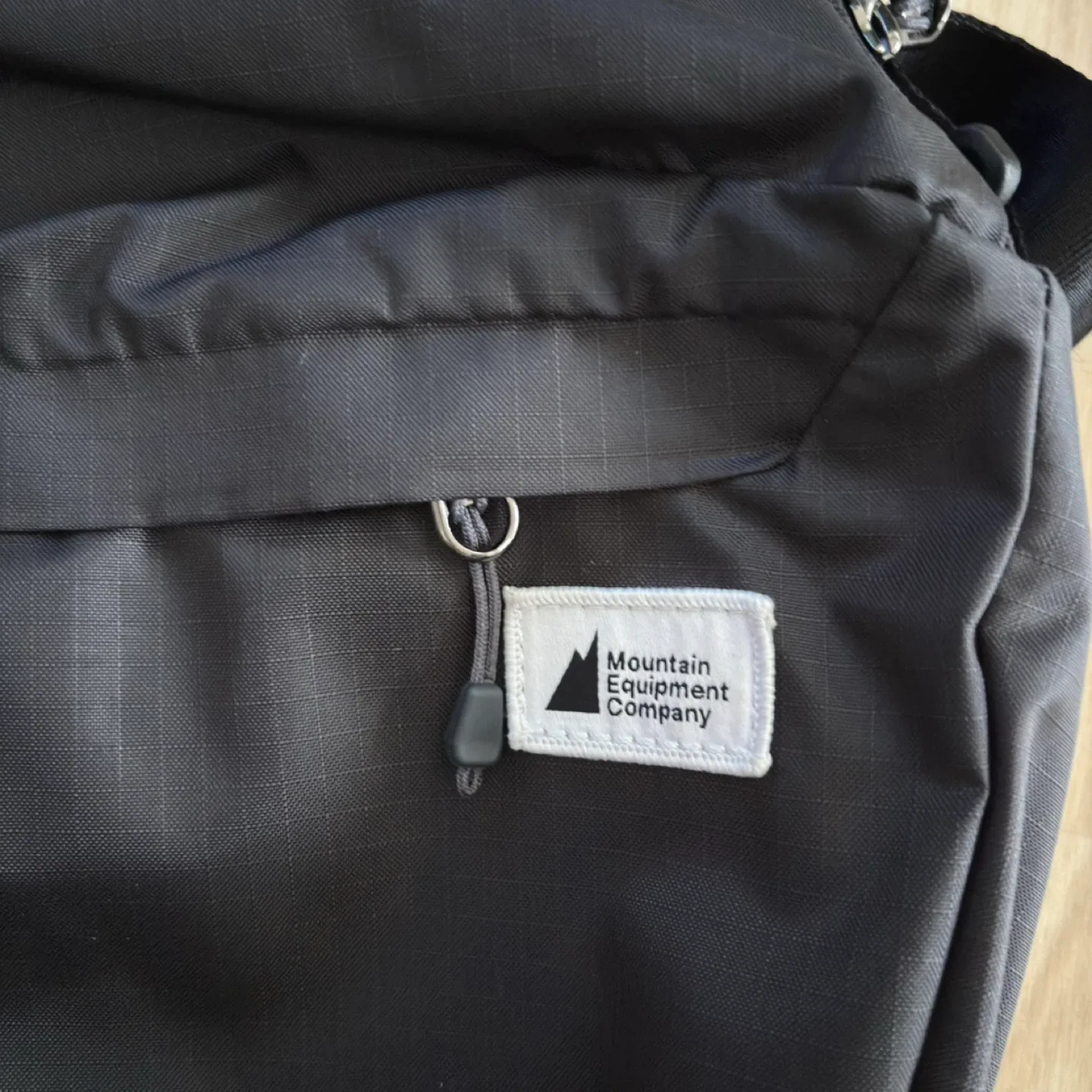 Mountain Equipment Co. Black Shoulder Bag image indicator(2)