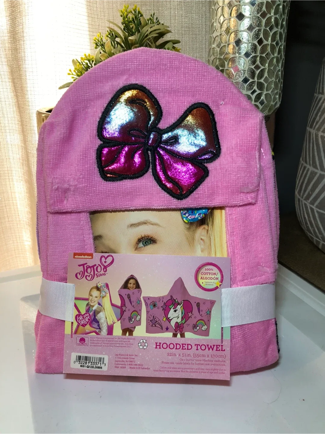 New JoJo Siwa Hooded Towel - 22in x 51in image indicator(3)