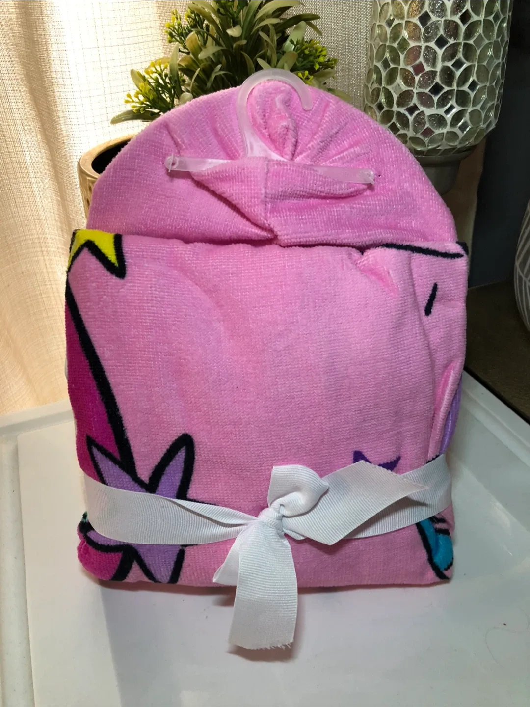 New JoJo Siwa Hooded Towel - 22in x 51in image indicator(2)