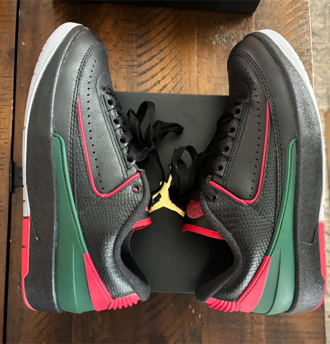 Air Jordan 2 Retro Low GS Black/Red Size 6Y image indicator(3)