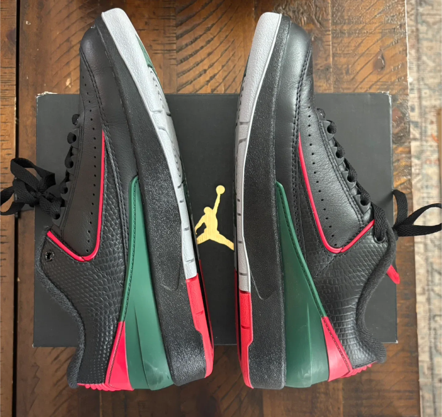 Air Jordan 2 Retro Low GS Black/Red Size 6Y image indicator(4)