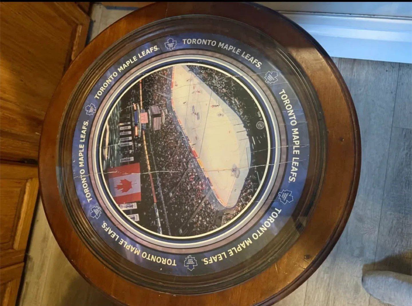 Toronto Maple Leafs End Table & Clock image indicator(3)