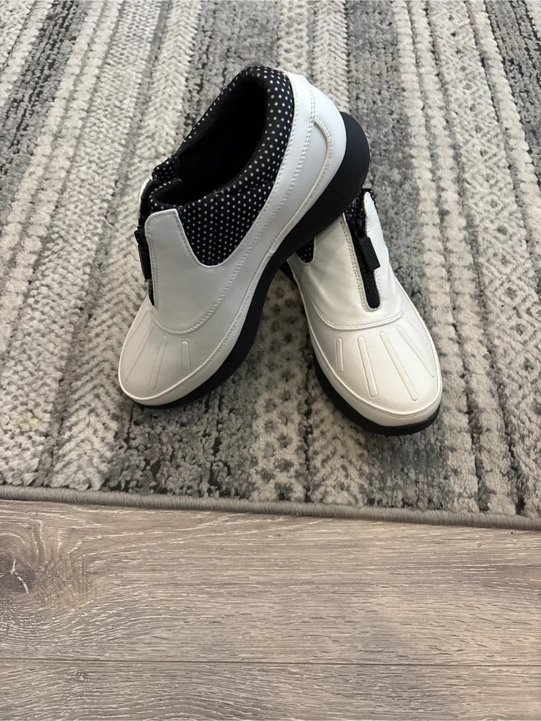 Cougar White Waterproof Shoes image indicator(2)