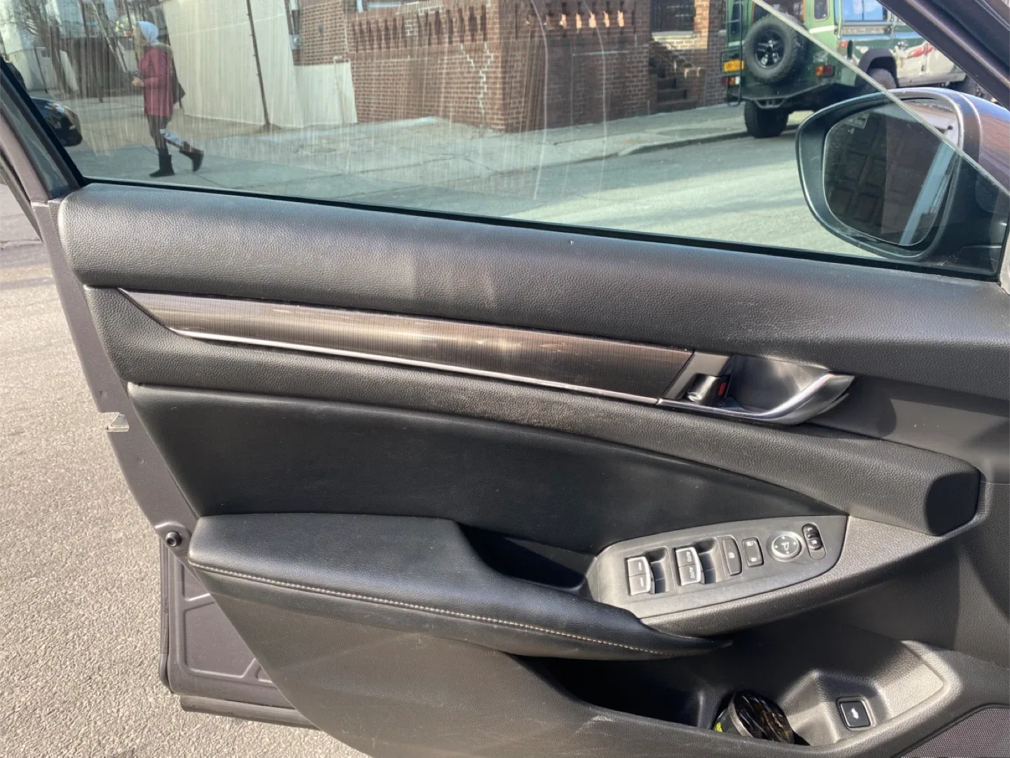 Honda Accord Sedan - Gray image indicator(6)