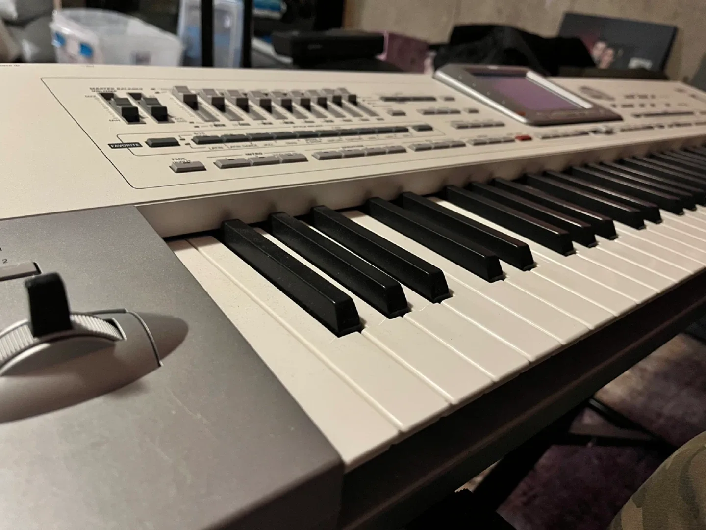 Korg Pa2X Pro Keyboard 76 Keys Synthesizer & Balkan Set image indicator(3)