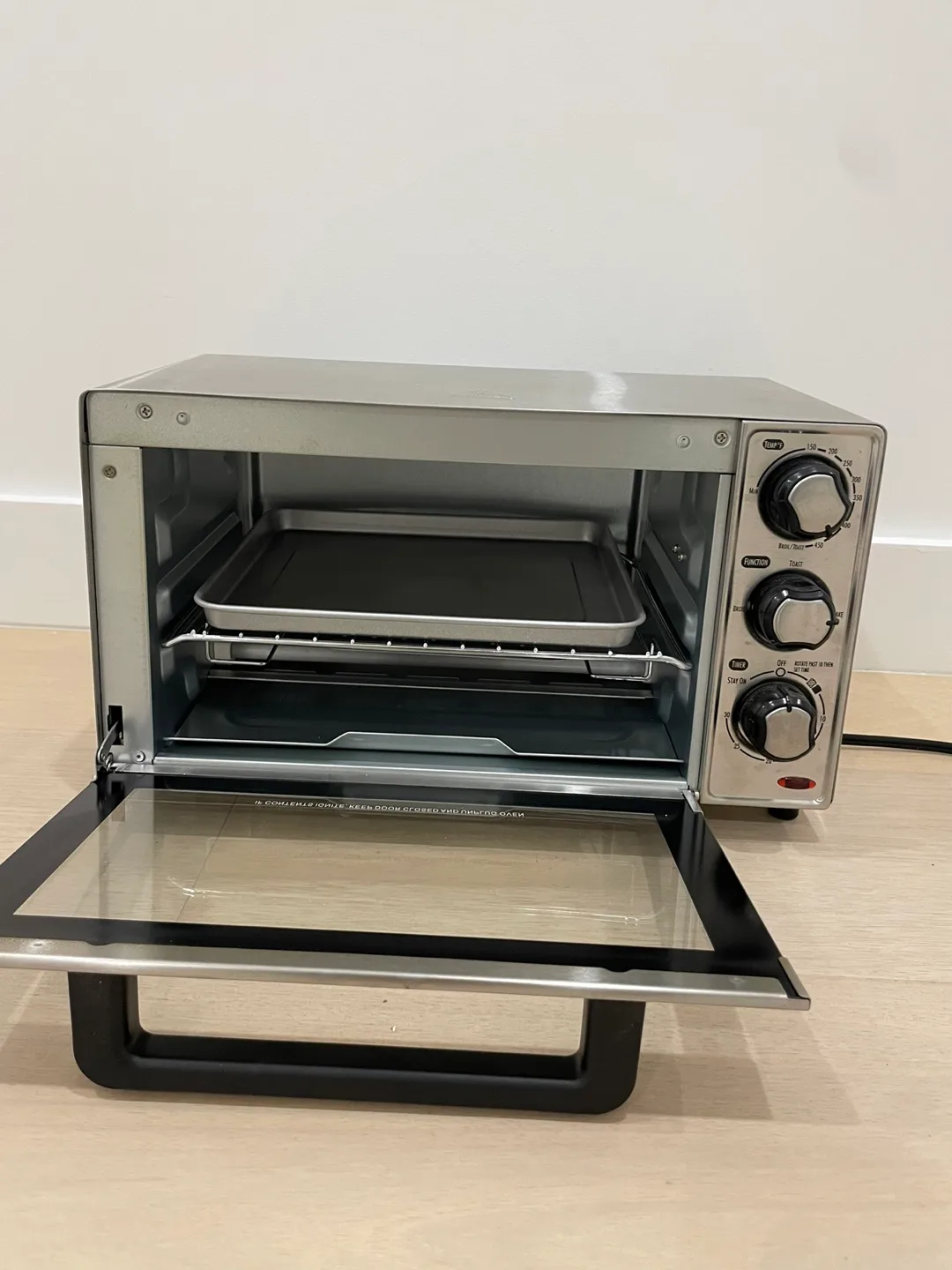 Used ONCE Hamilton Beach Toaster Oven image indicator(3)