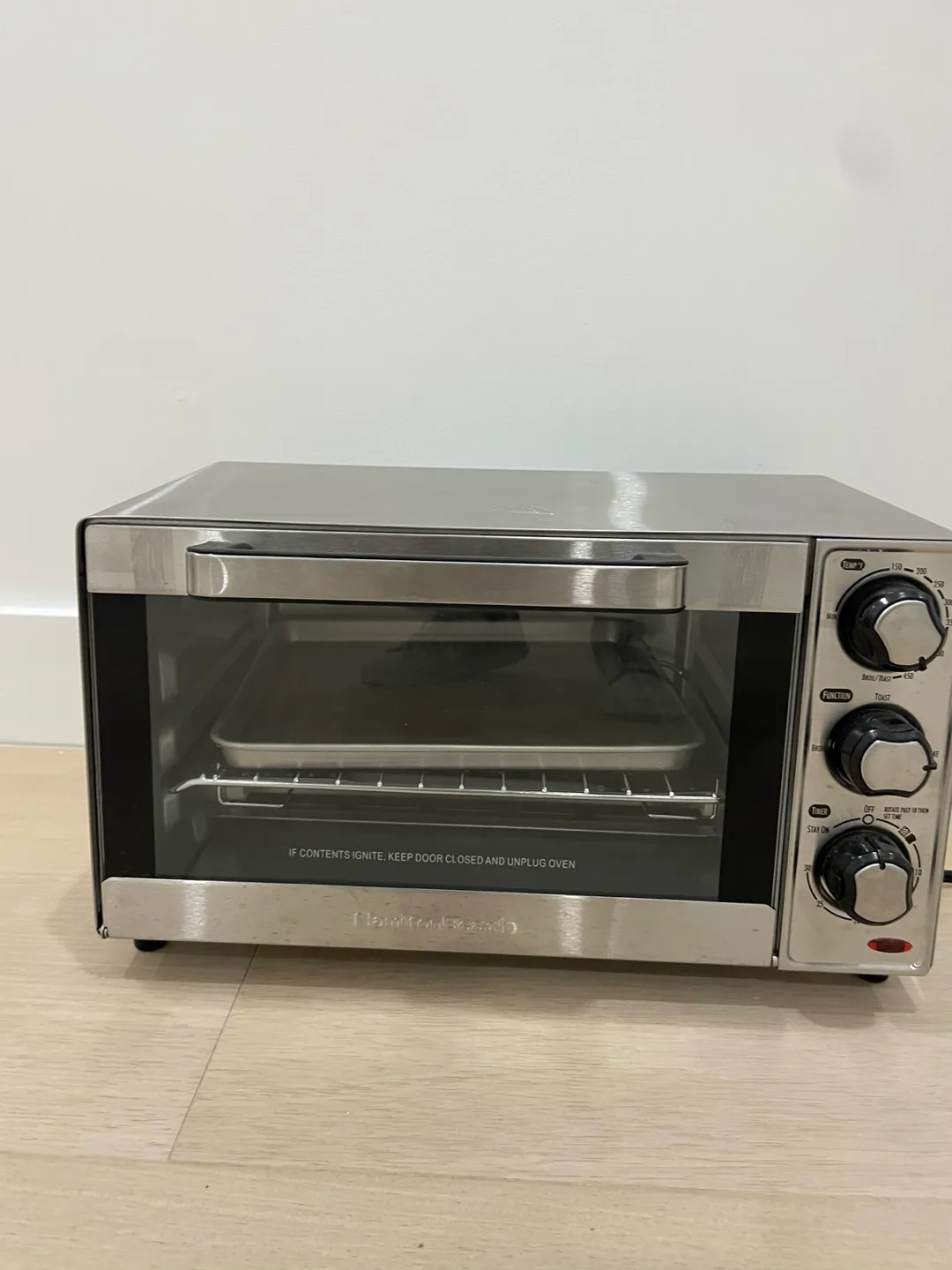 Used ONCE Hamilton Beach Toaster Oven image indicator(4)