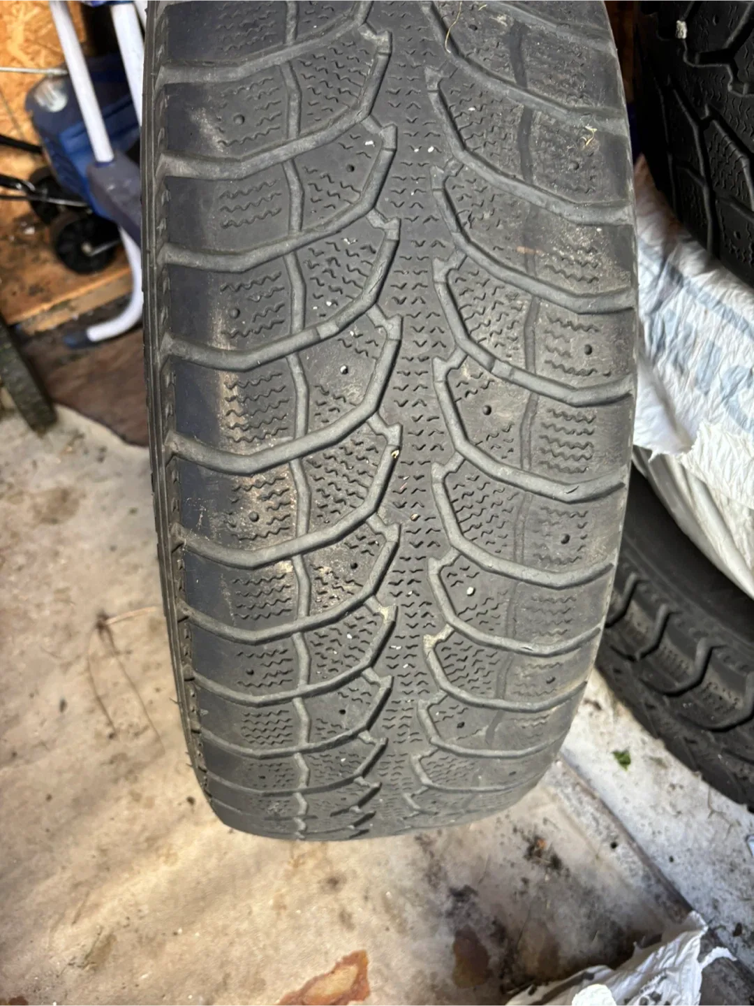 225/65R17 winder tires on Rims image indicator(6)
