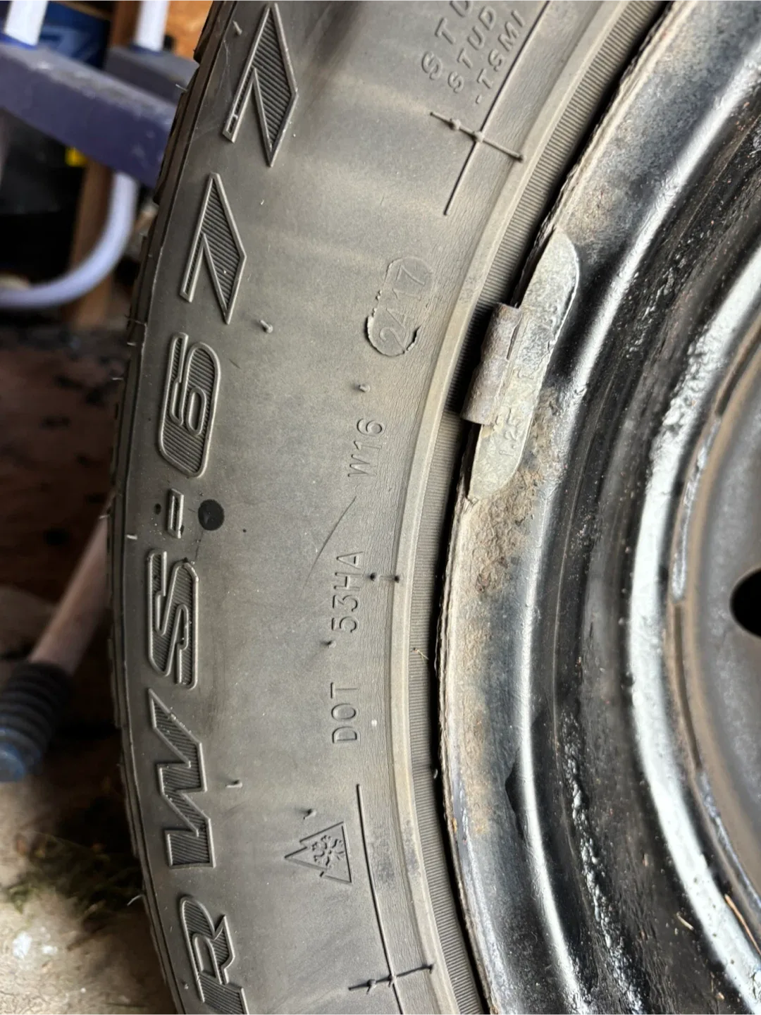 225/65R17 winder tires on Rims image indicator(5)