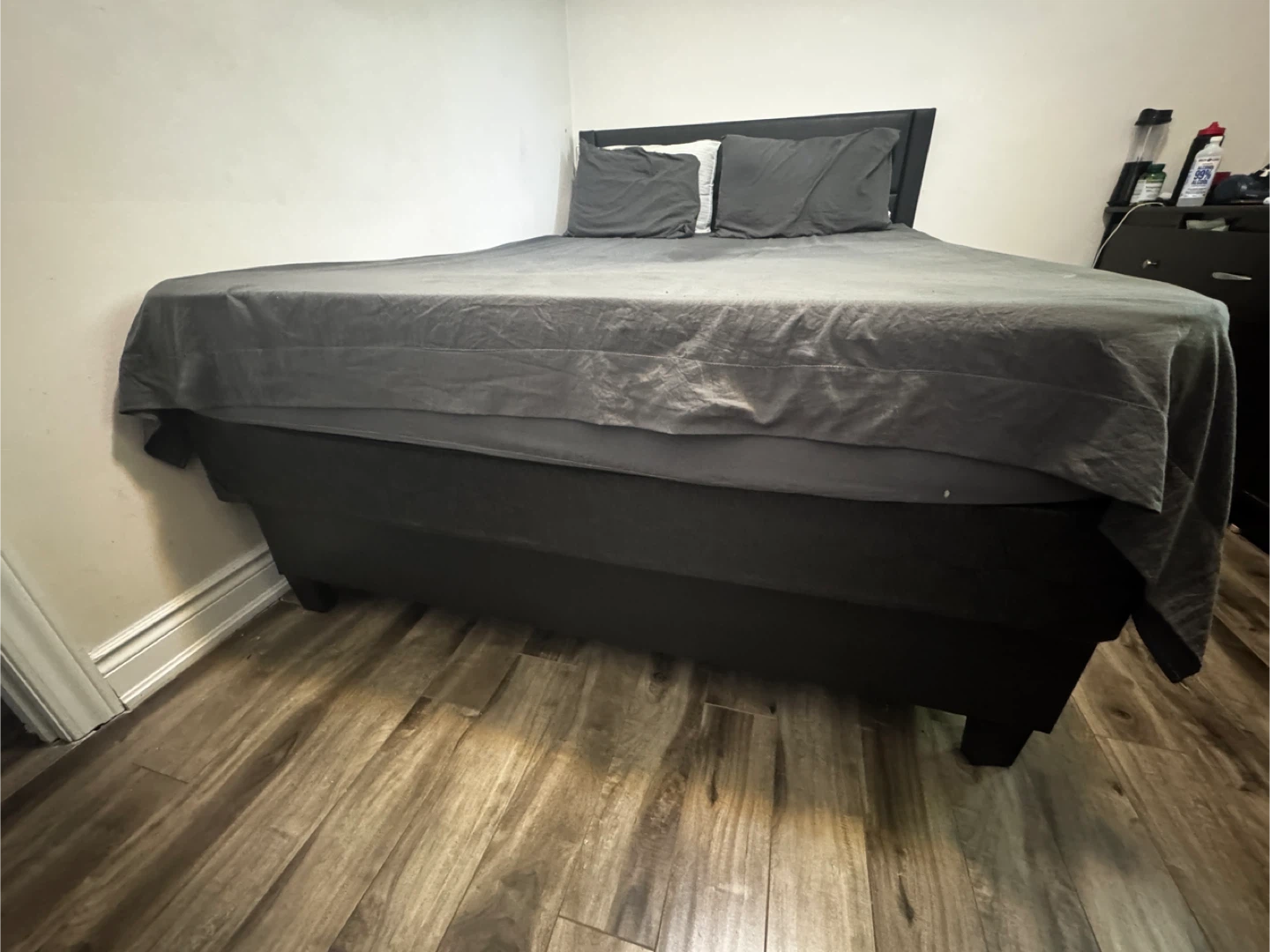 Queen Size Bed Frame - photo 2