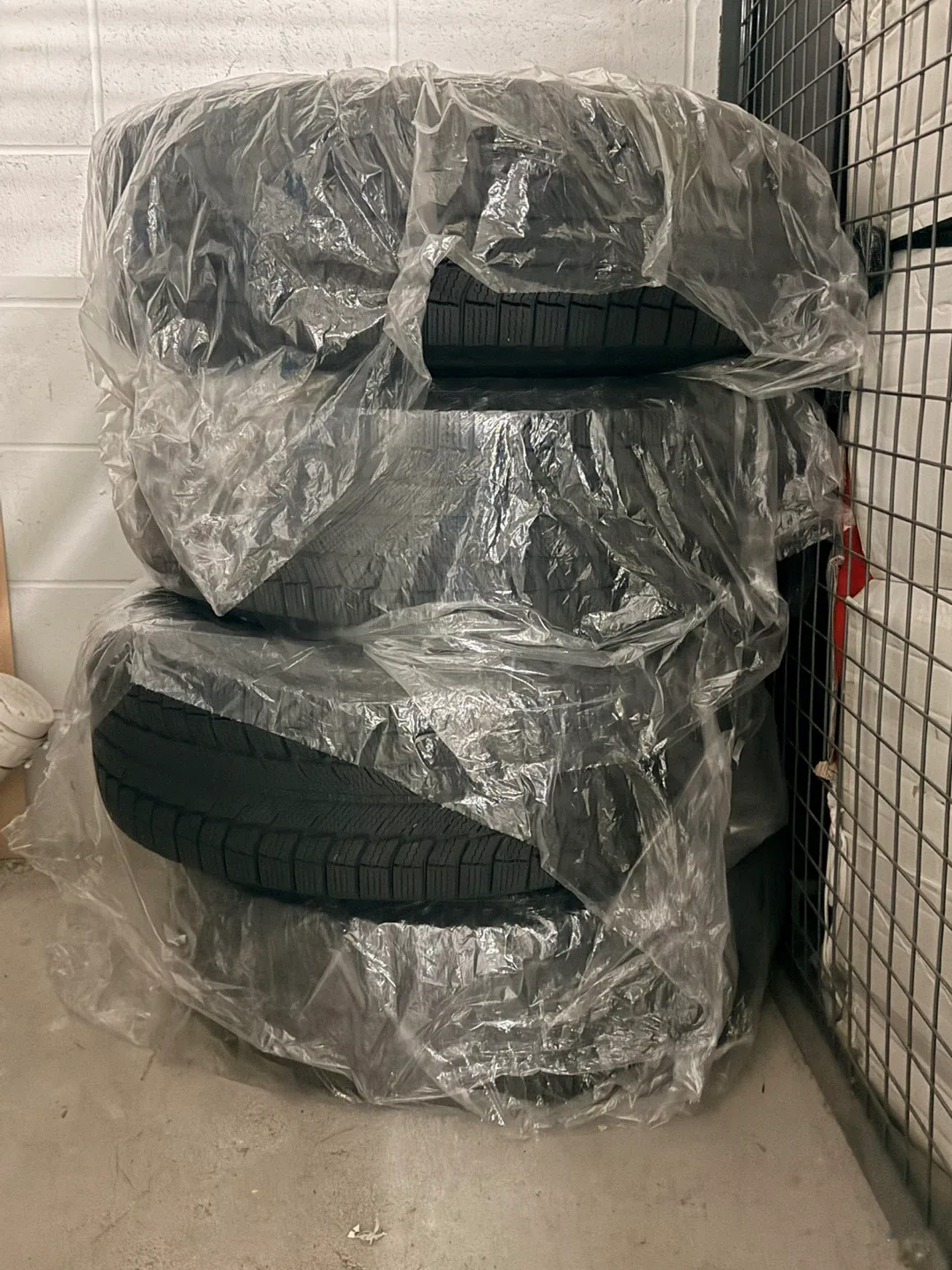 Set of 4 Winter Tires thumbnail