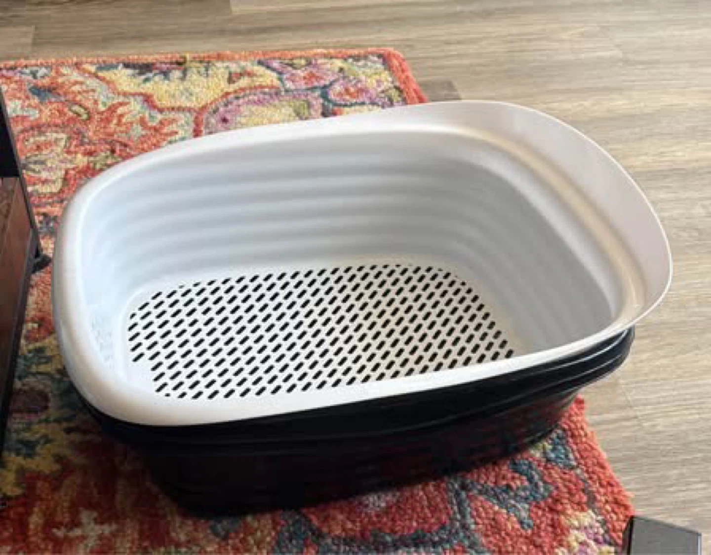 Sifting pan litter box