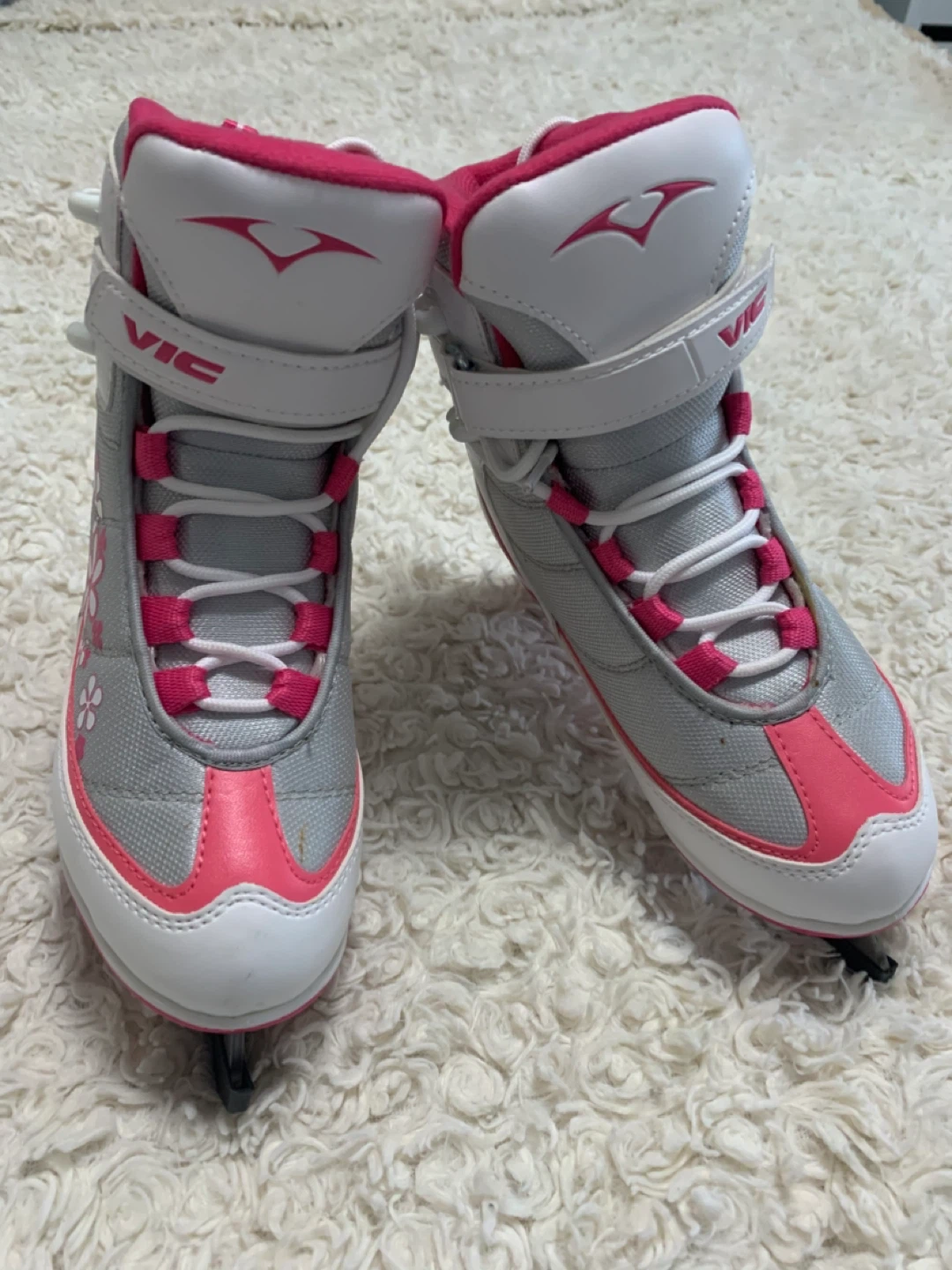 VIC Girls' Ice Skates - Size US J2 / EUR 32
