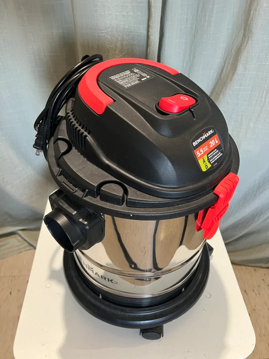 Benchmark 5.5 Peak HP Wet/Dry Vacuum - 20L