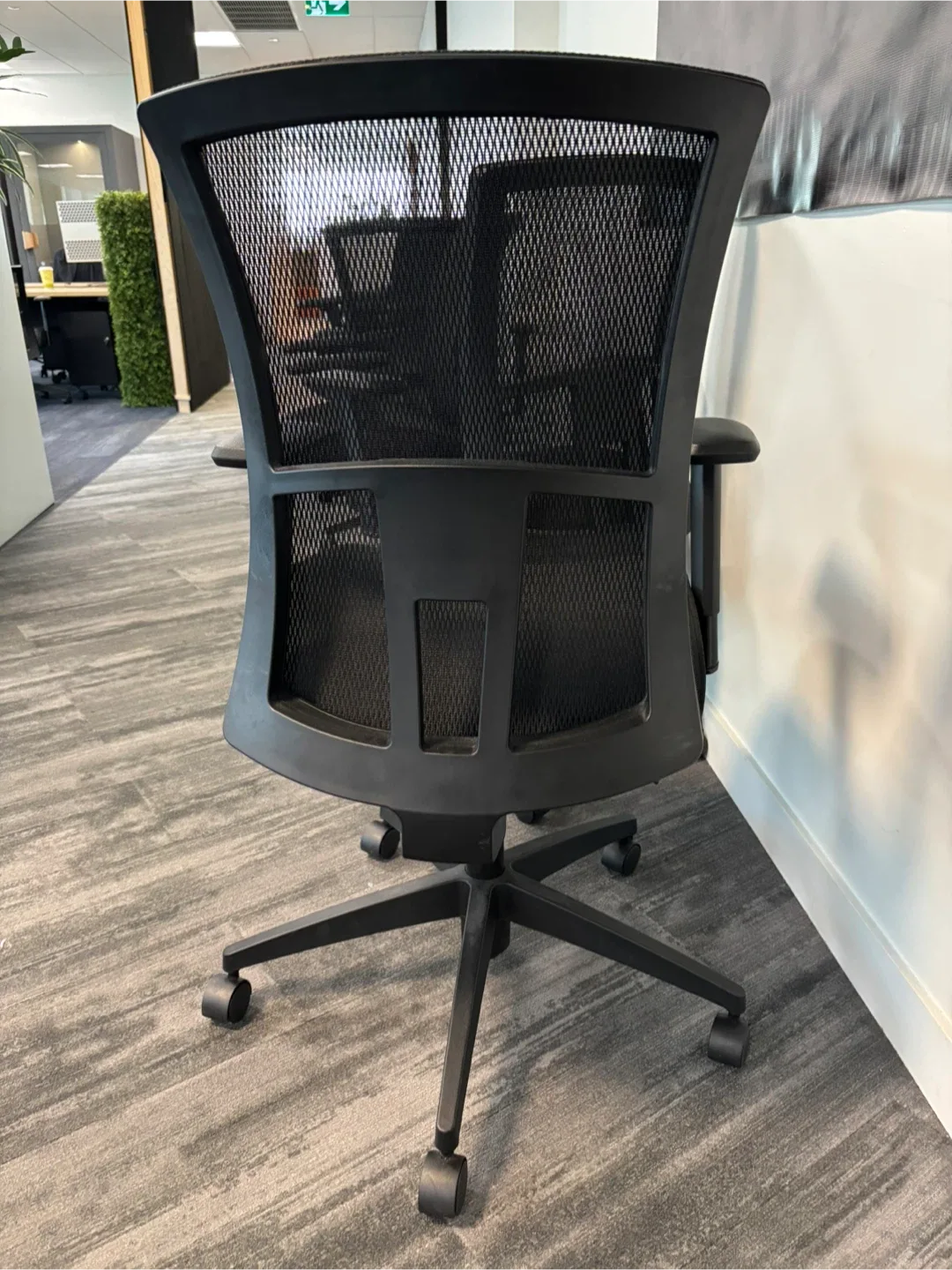 Black Mesh Office Chair image indicator(4)