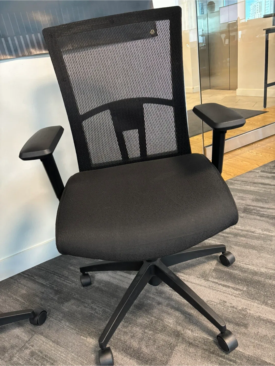 Black Mesh Office Chair image indicator(2)