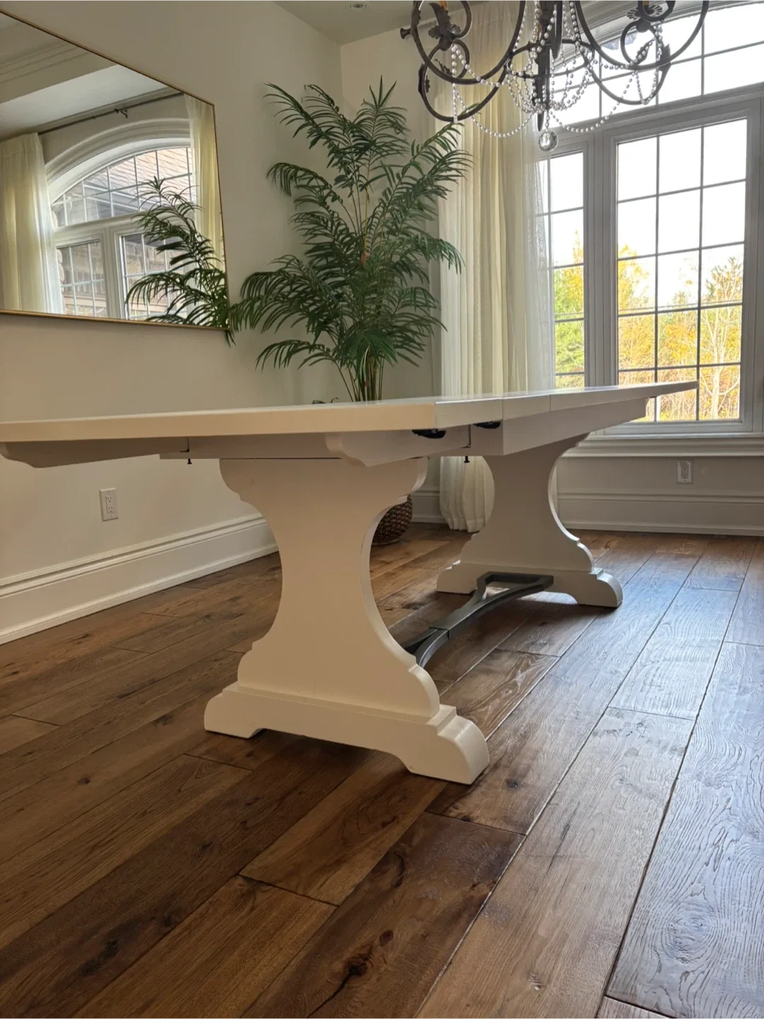 DINING TABLE MIX OF WOOD & MANUFACTURED WOOD 3 YEARS OLD image indicator(9)