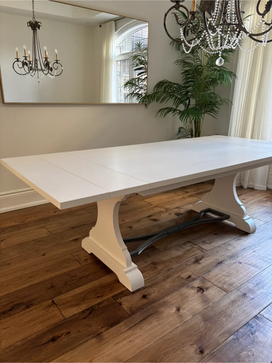 DINING TABLE MIX OF WOOD & MANUFACTURED WOOD 3 YEARS OLD image indicator(2)