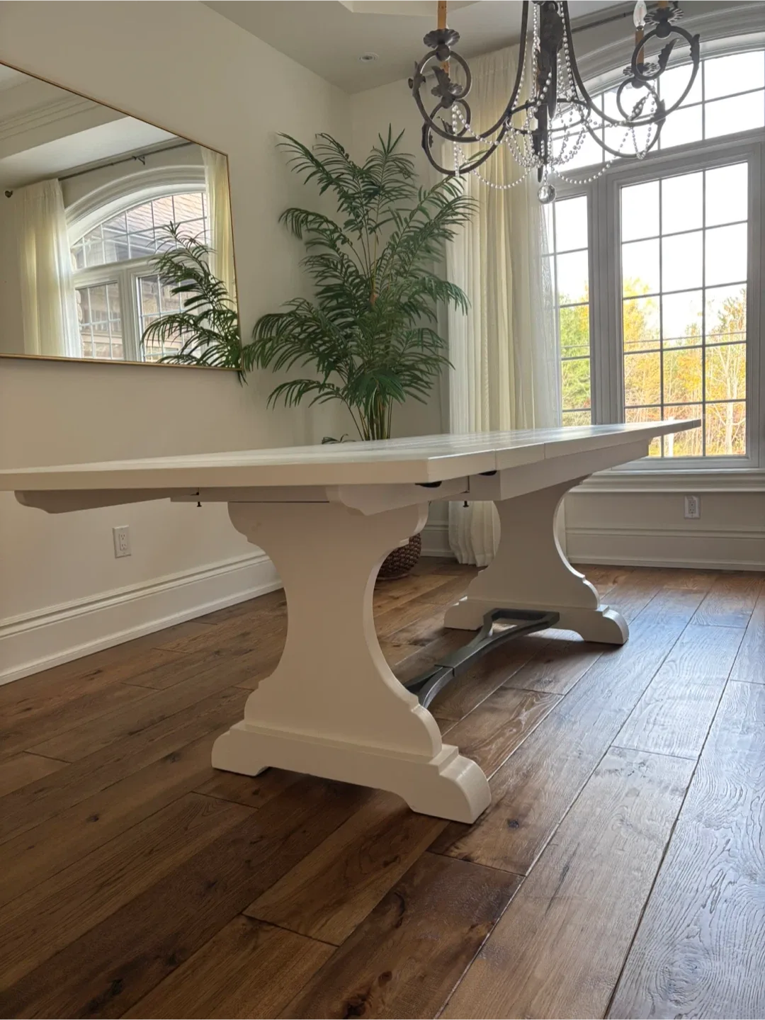 DINING TABLE MIX OF WOOD & MANUFACTURED WOOD 3 YEARS OLD image indicator(10)