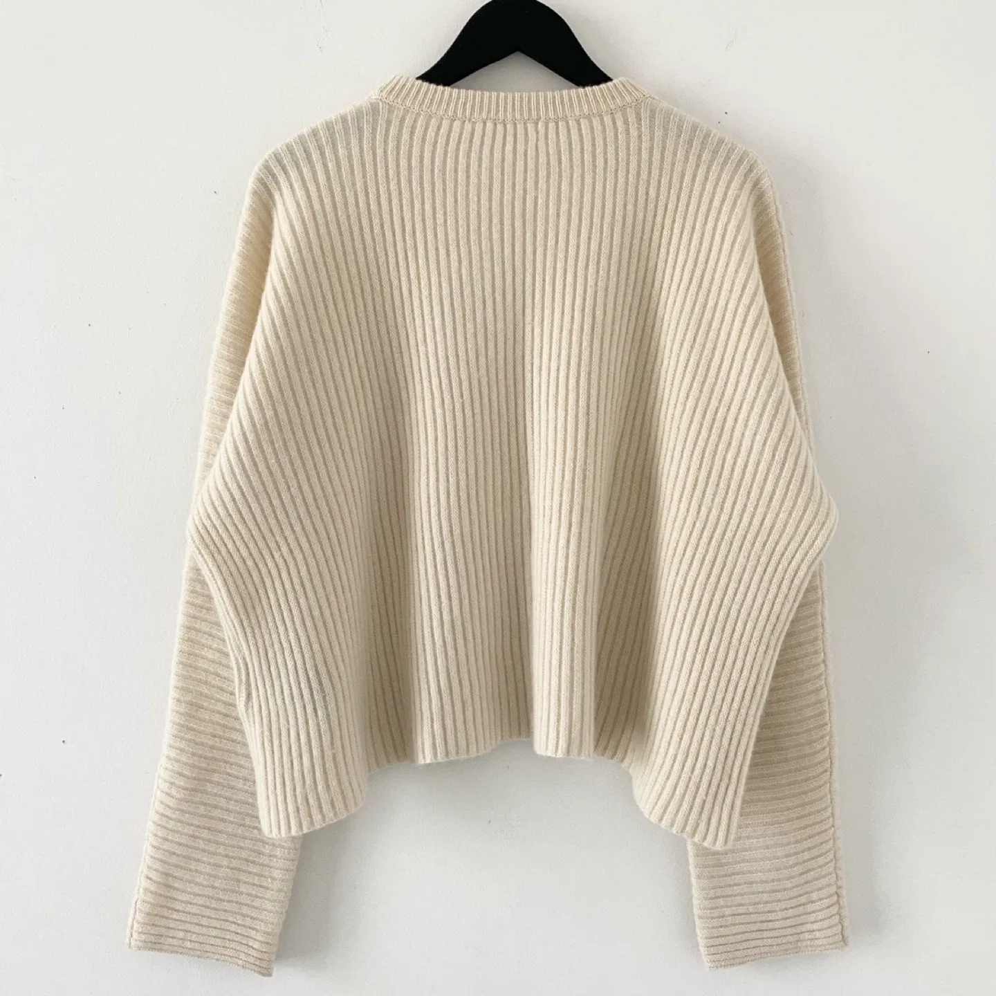 100% Cashmere Crew Neck Sweater image indicator(2)