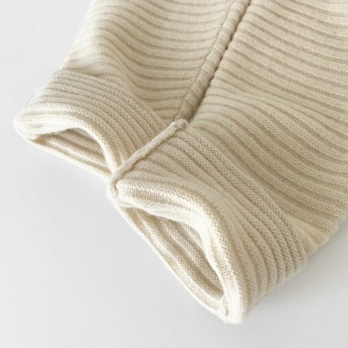 100% Cashmere Crew Neck Sweater image indicator(6)
