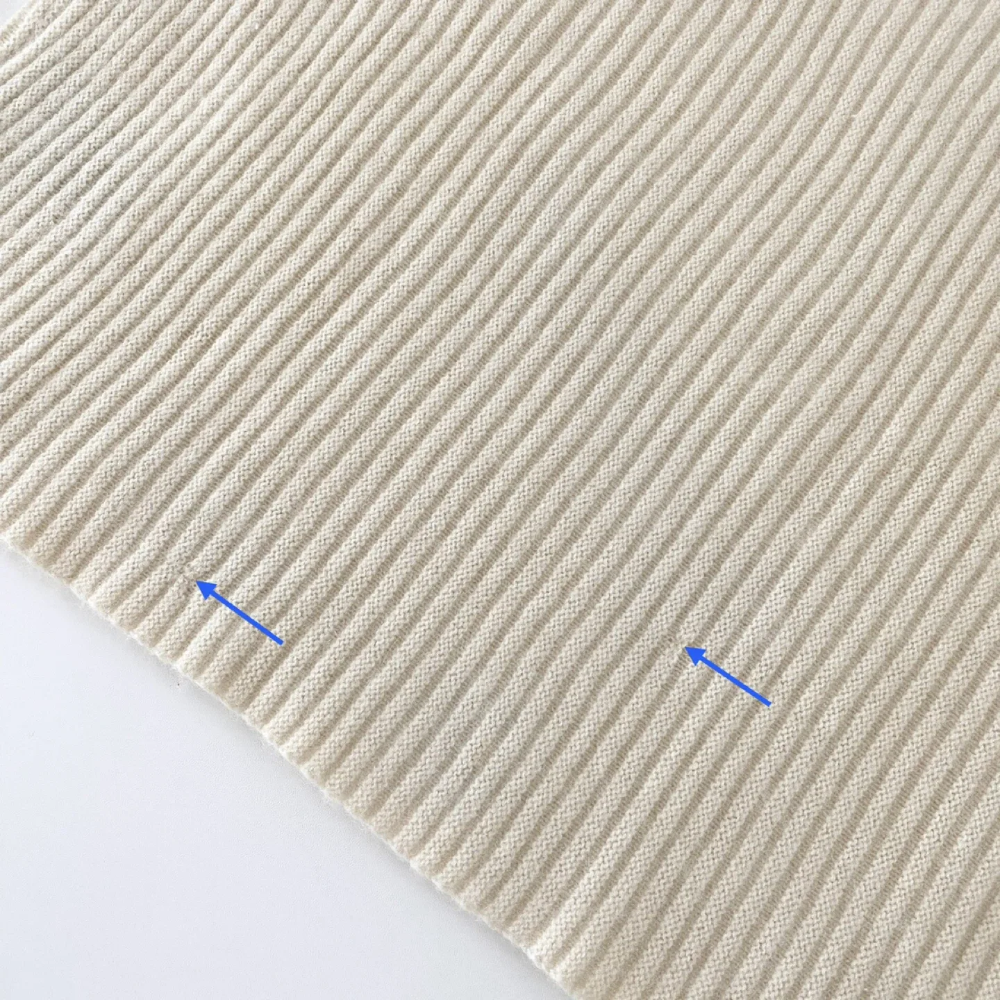 100% Cashmere Crew Neck Sweater image indicator(10)