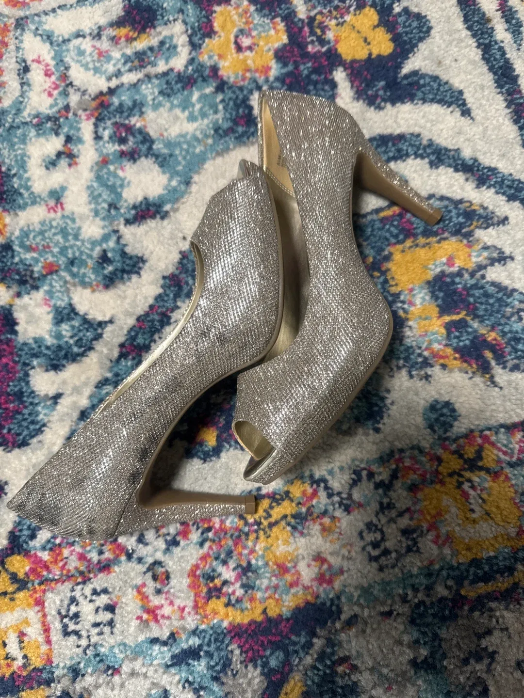 Bandalino Silver Glitter Heels, Size 8.5 image indicator(2)