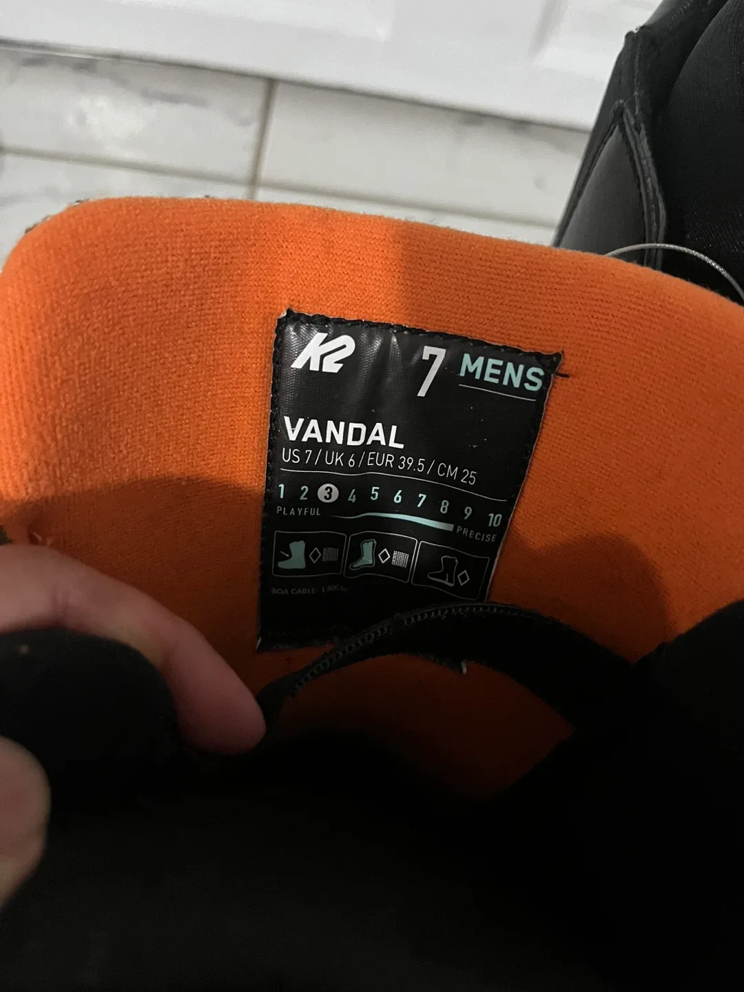 Capix Invader 130 Snowboard with K2 Indy Bindings image indicator(9)