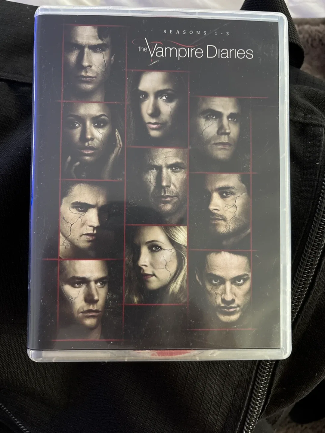 🥕 The Vampire Diaries: Seasons 1-3 DVD Set thumbnail