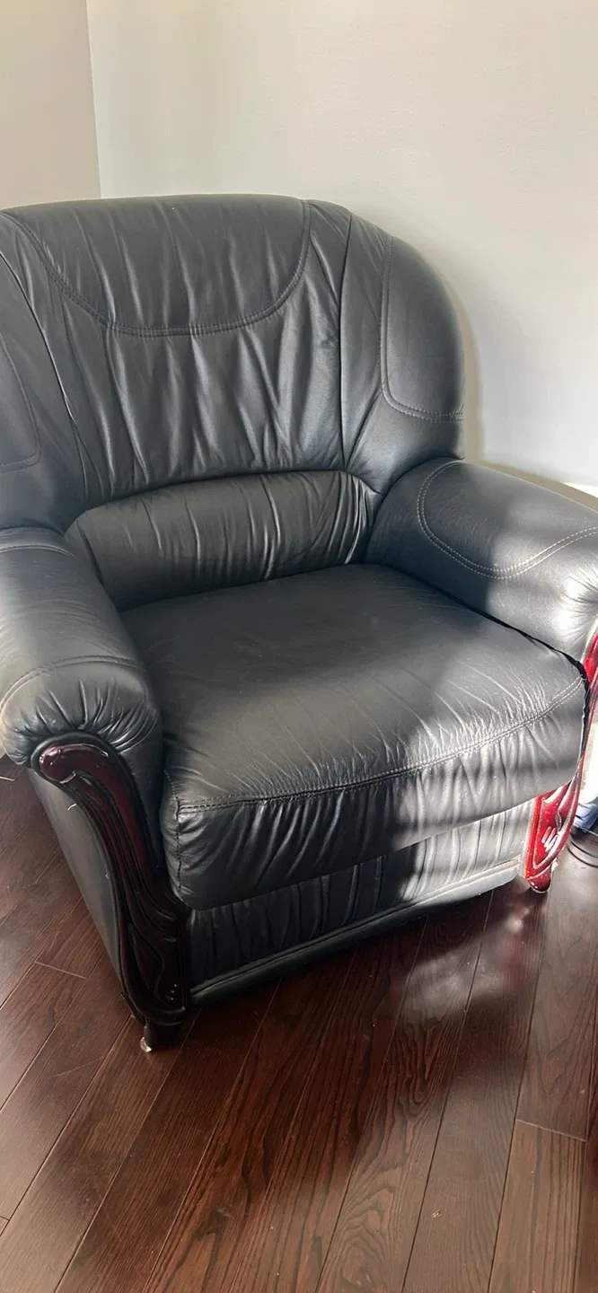Black Leather Sofa and Armchair Set image indicator(3)