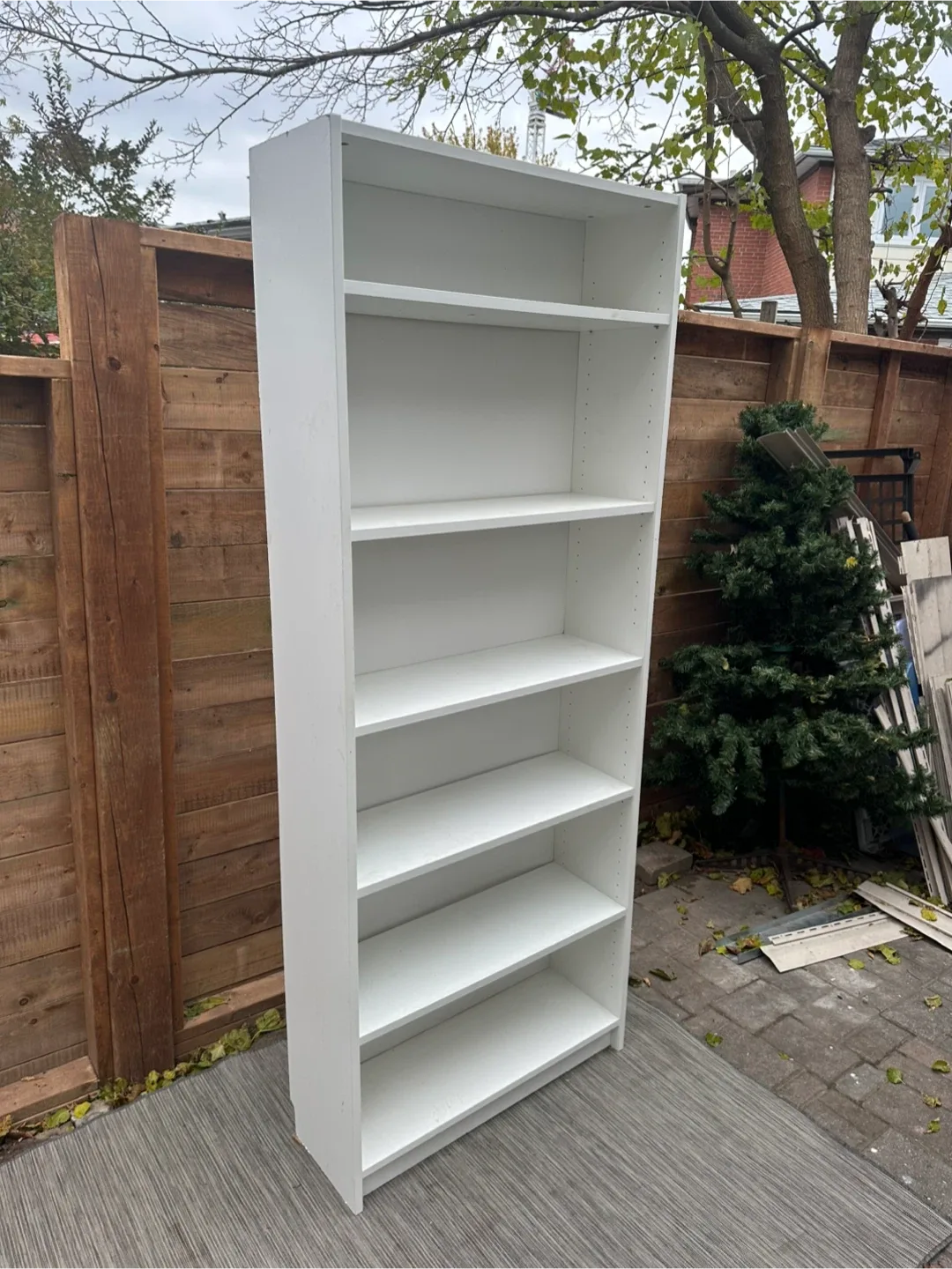 IKEA Billy White Bookcase image indicator(2)