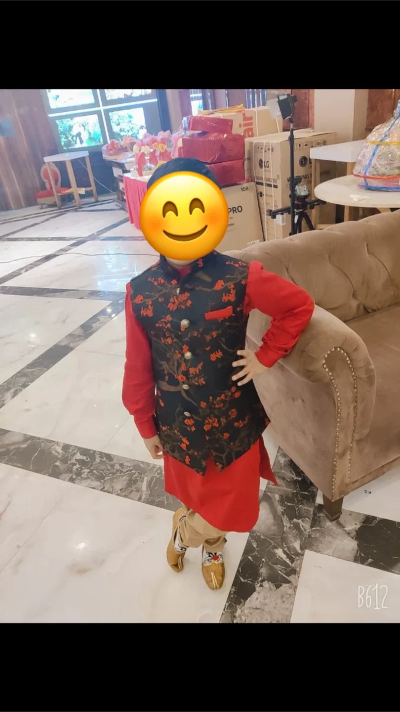 Manyavar Mohey Boys Kurta Jacket Set image indicator(5)