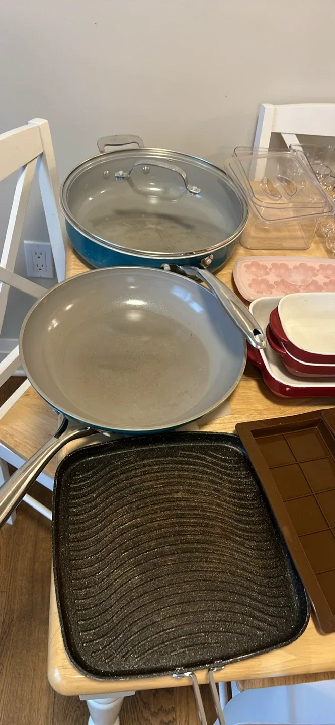 5$ MOVING SALE DINNER WARE COOKWARE