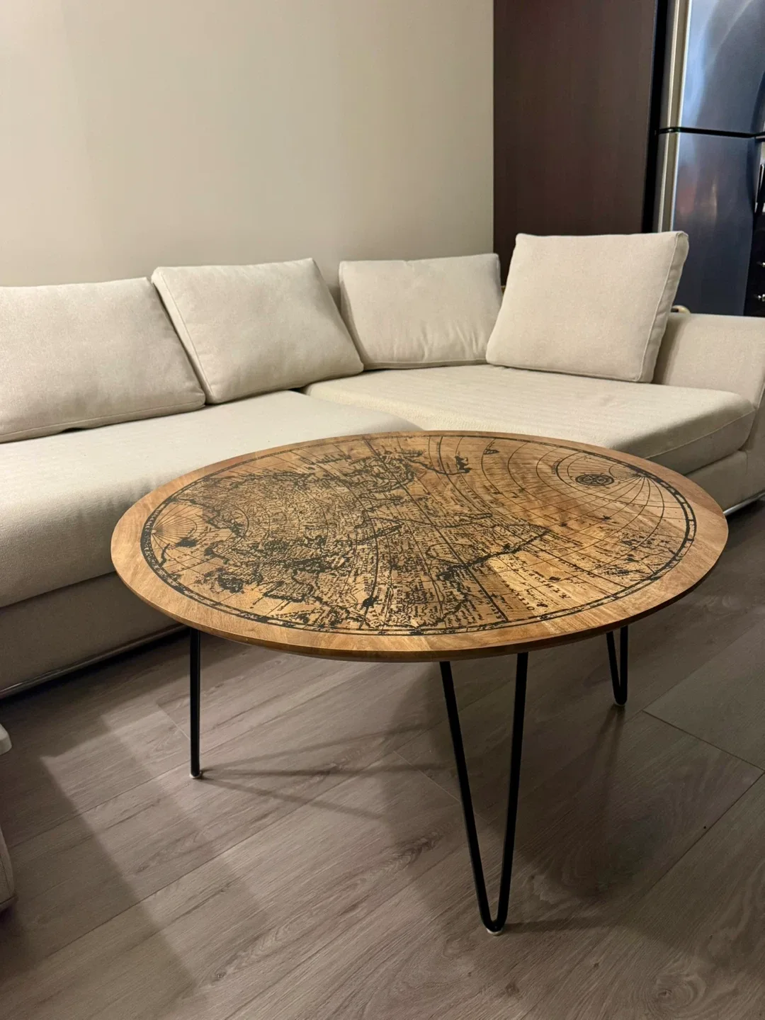 World Map Round Coffee Table image indicator(2)