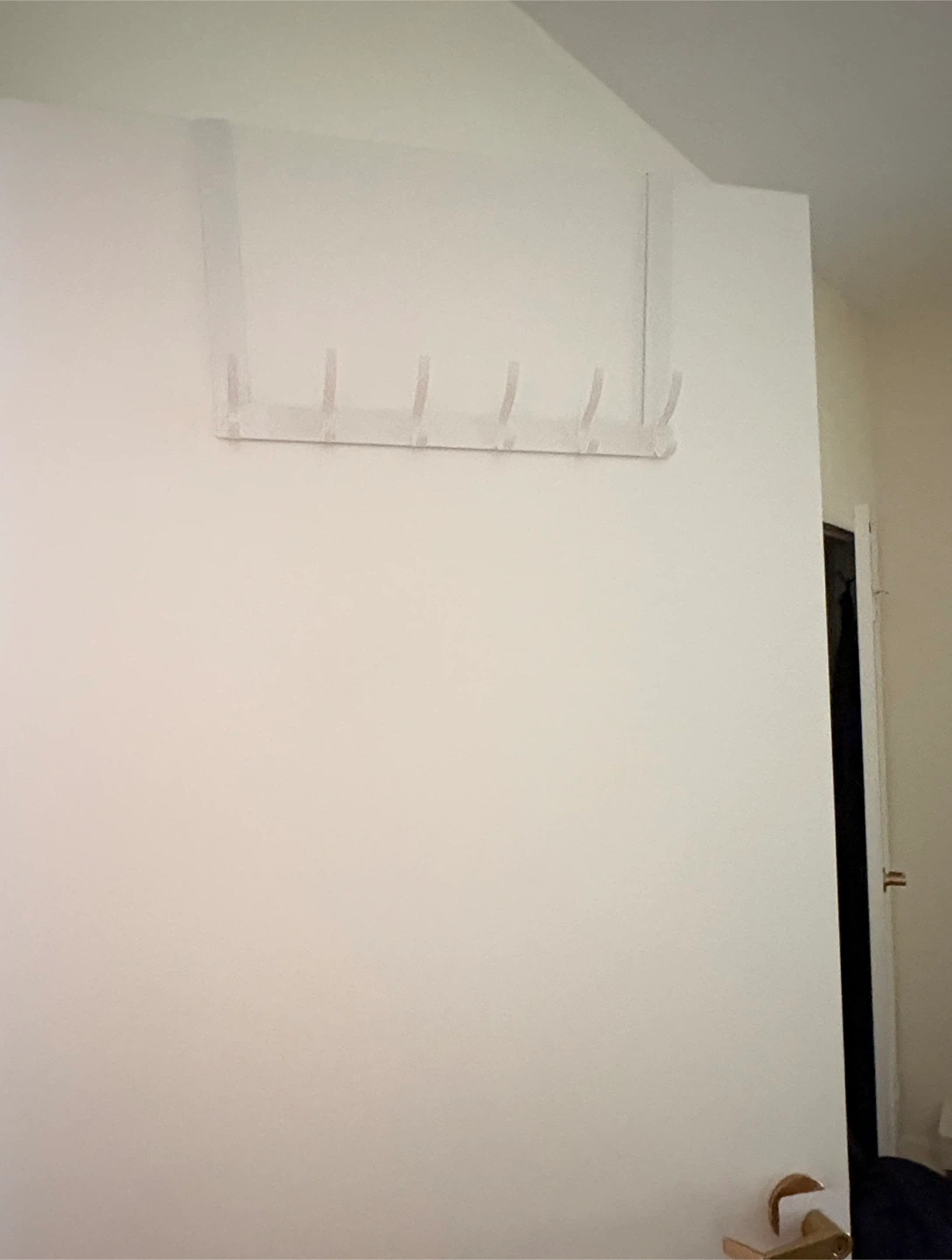 White Metal Over the Door Hanger